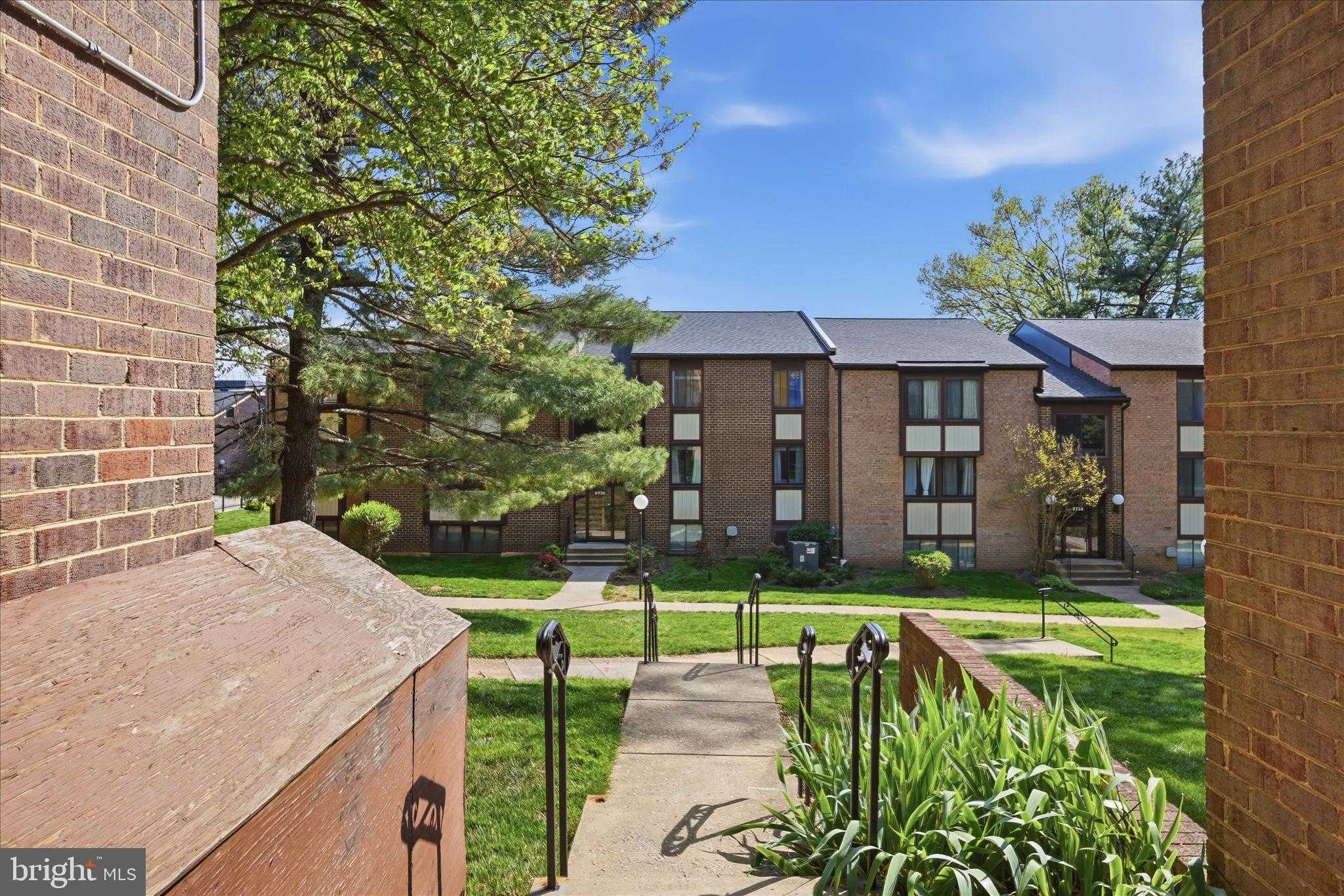 9731 Kings Crown CT Apt 102 photo 27