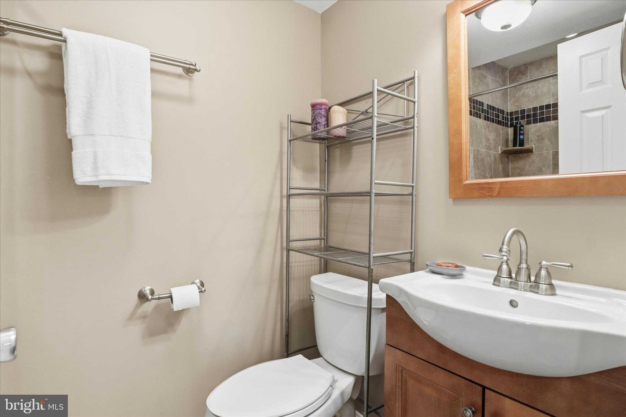 5457 Broadmoor St photo 38