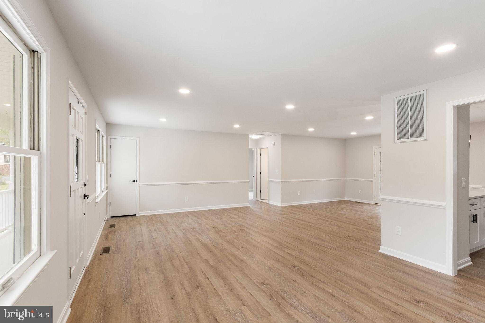 10722 Lovett Dr photo 7