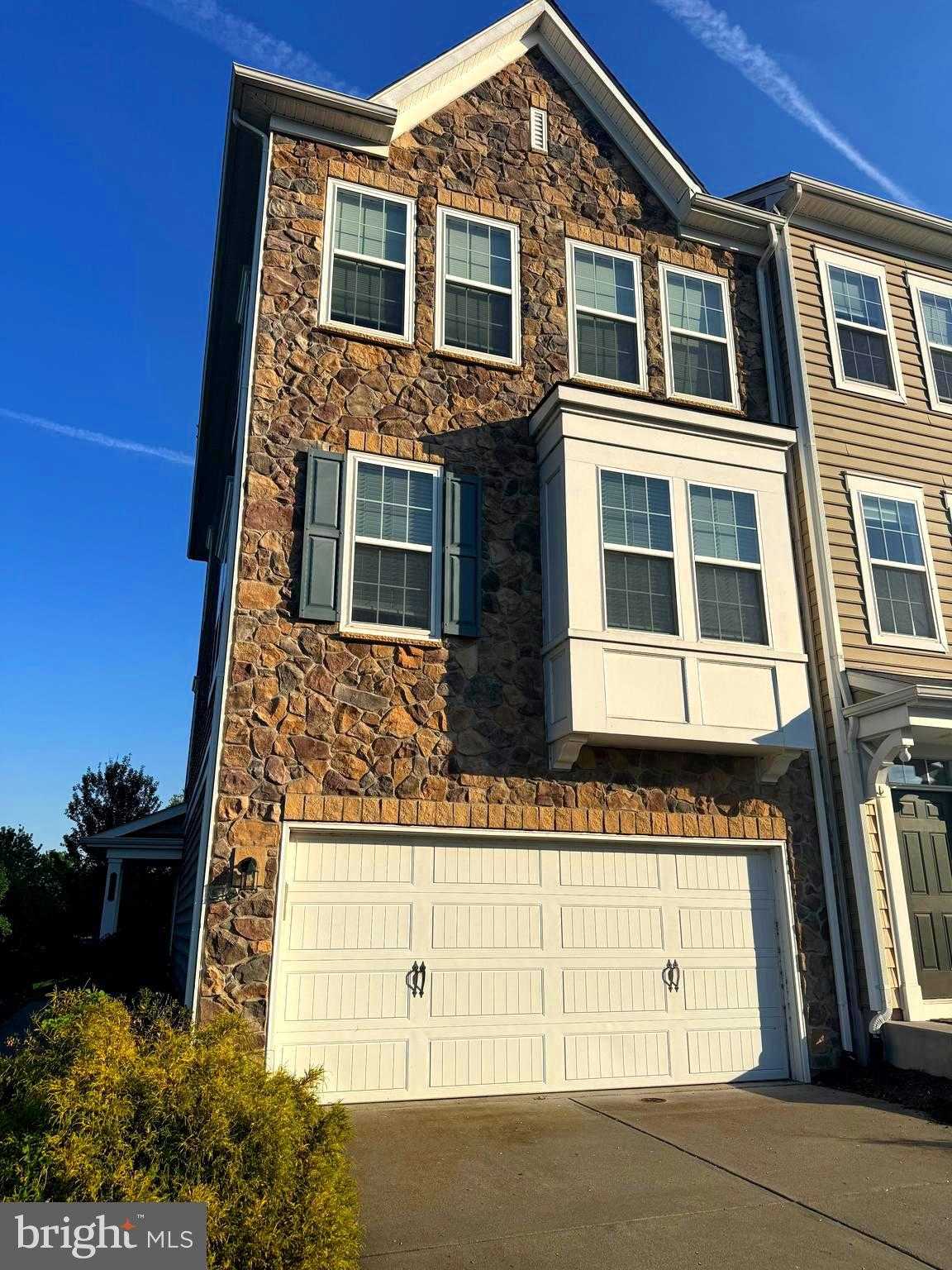 45029 Graduate Ter photo 2