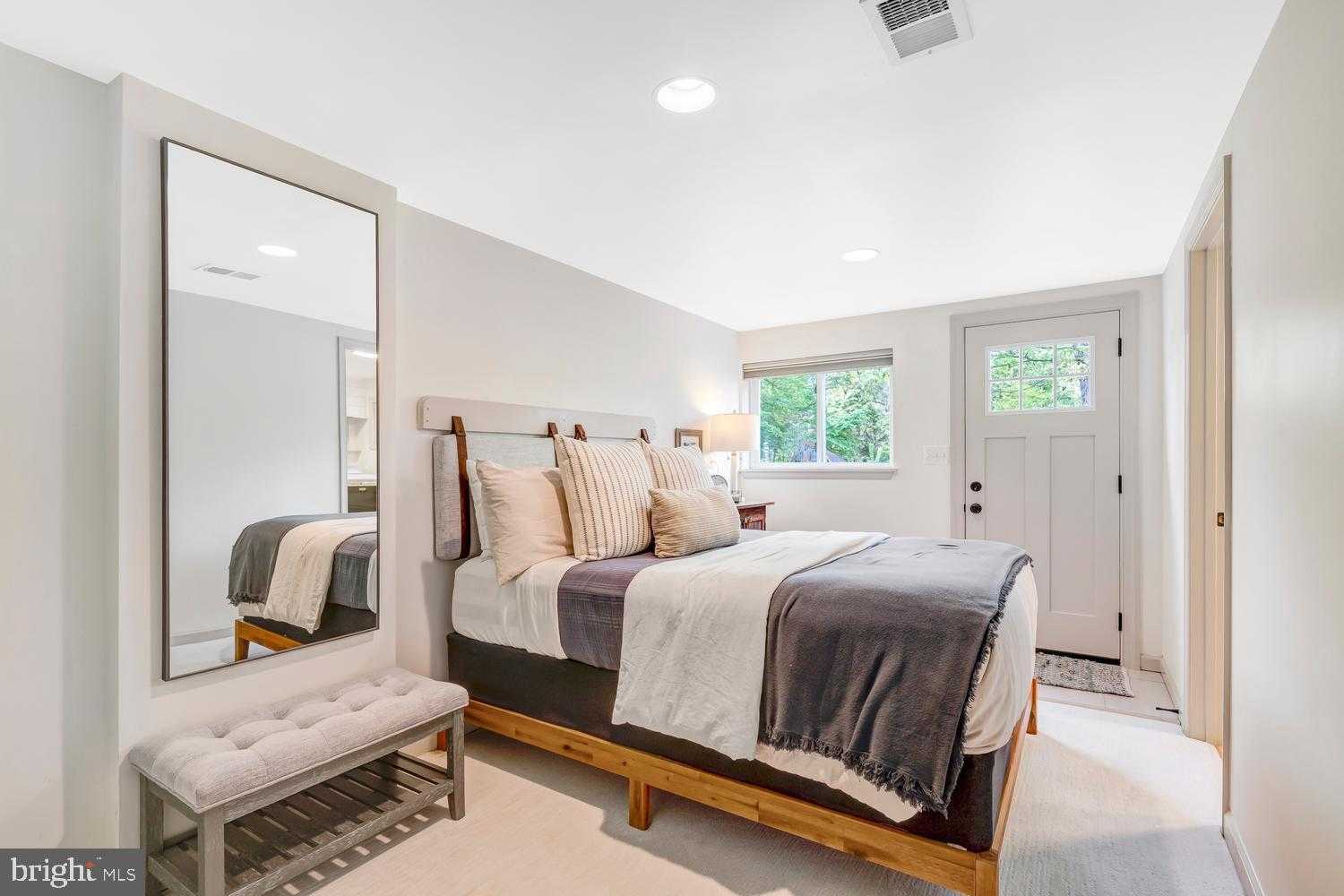 8910 Bordeaux St photo 45