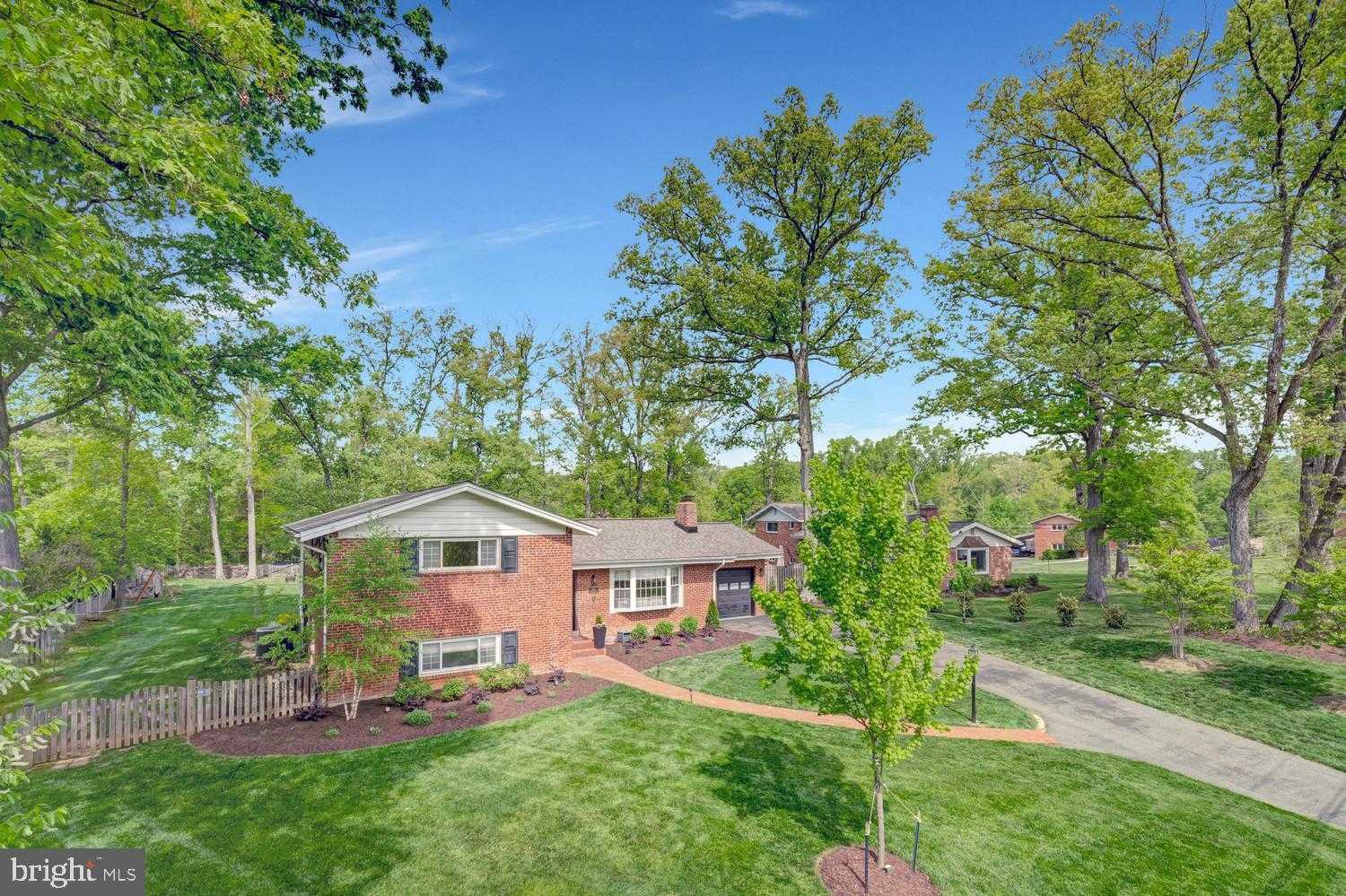 8910 Bordeaux St photo 54