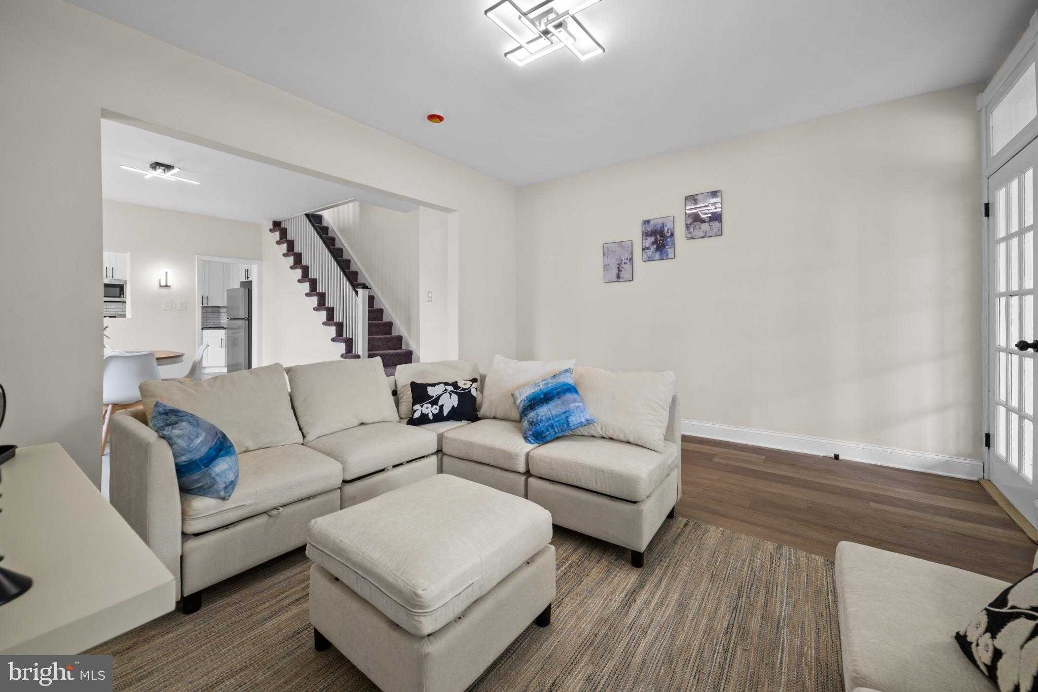 7608 Chelwynde Ave photo 11