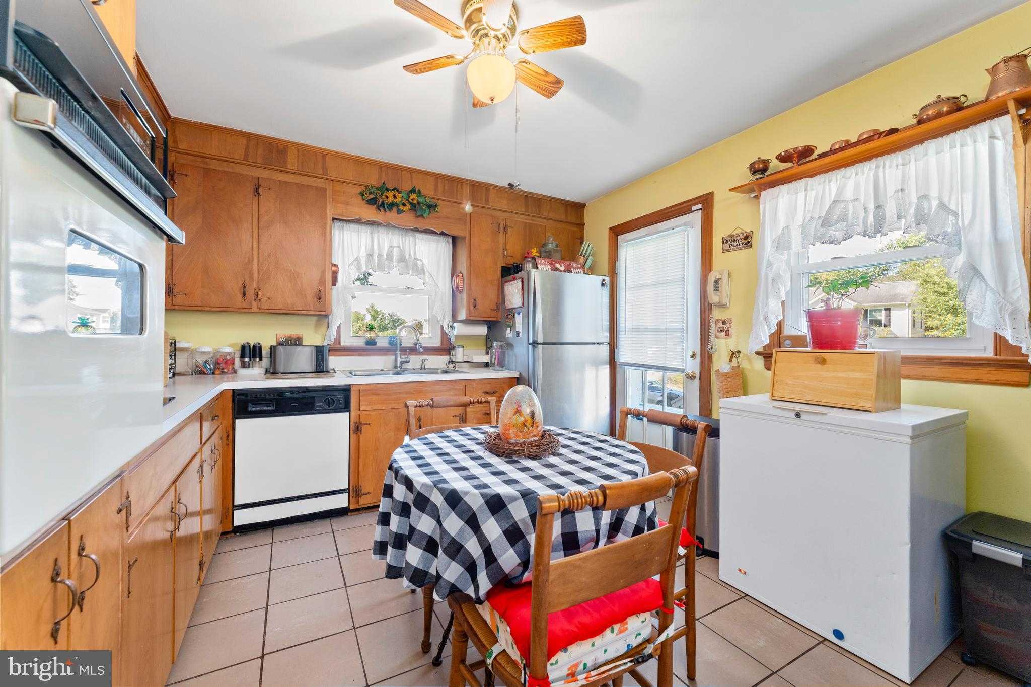 7105 Pullen Dr photo 6