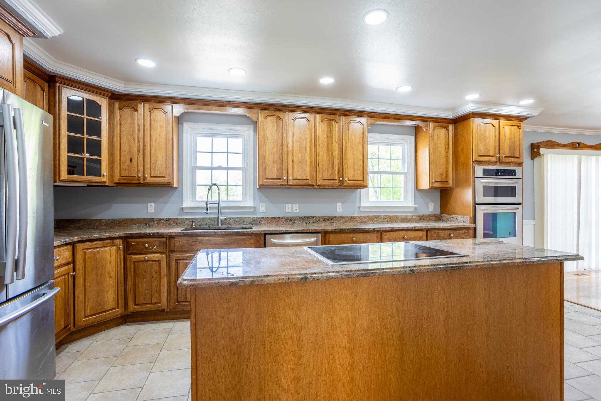 1921 Twin Lakes Dr photo 5