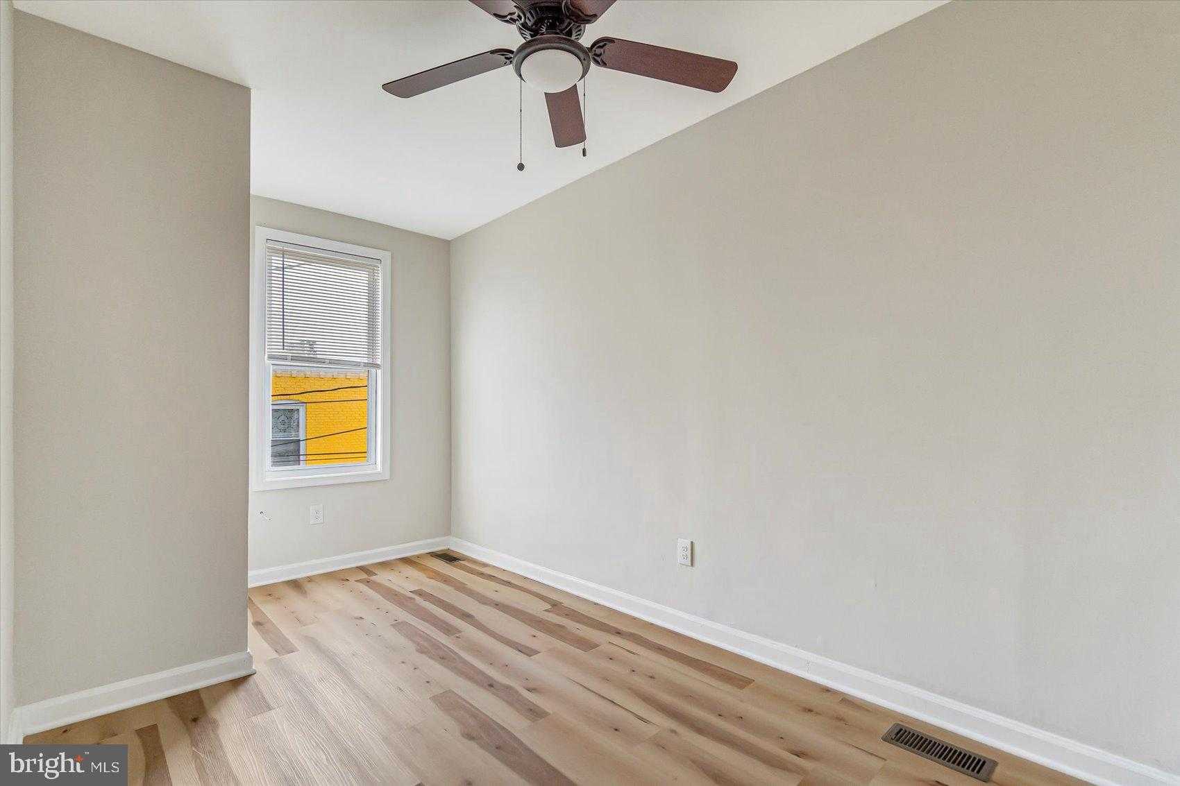 705 N Milton Ave photo 11