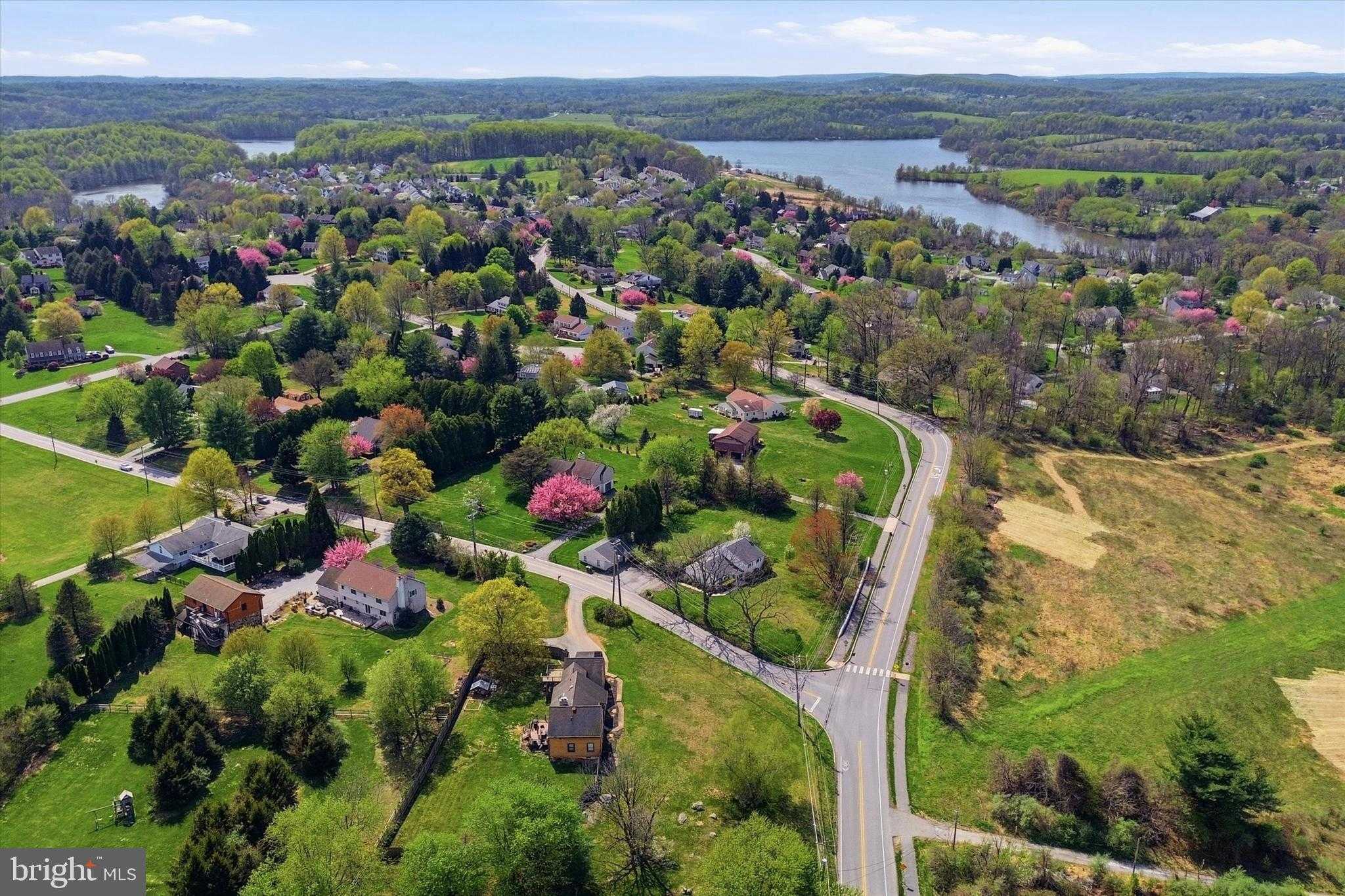 351 Moore Rd photo 37