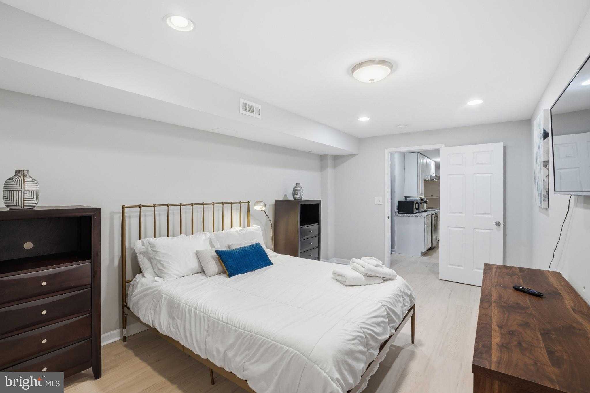 803 Hallyard CT SE photo 49