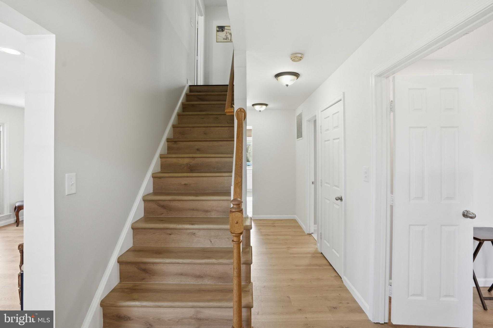 803 Hallyard CT SE photo 8