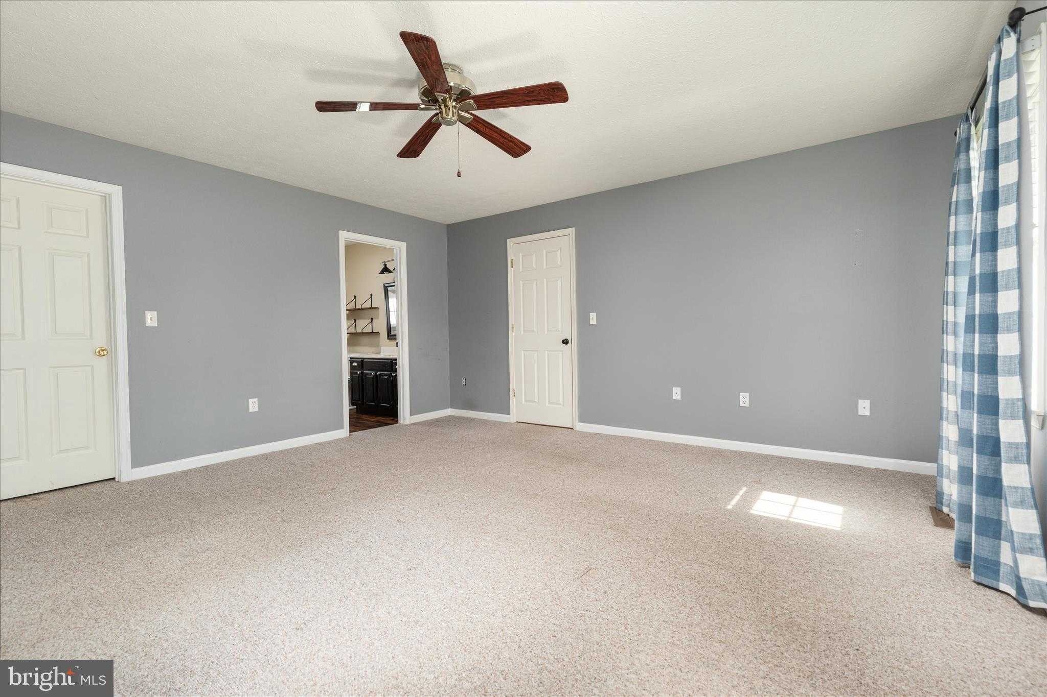 590 Fulton Dr photo 16