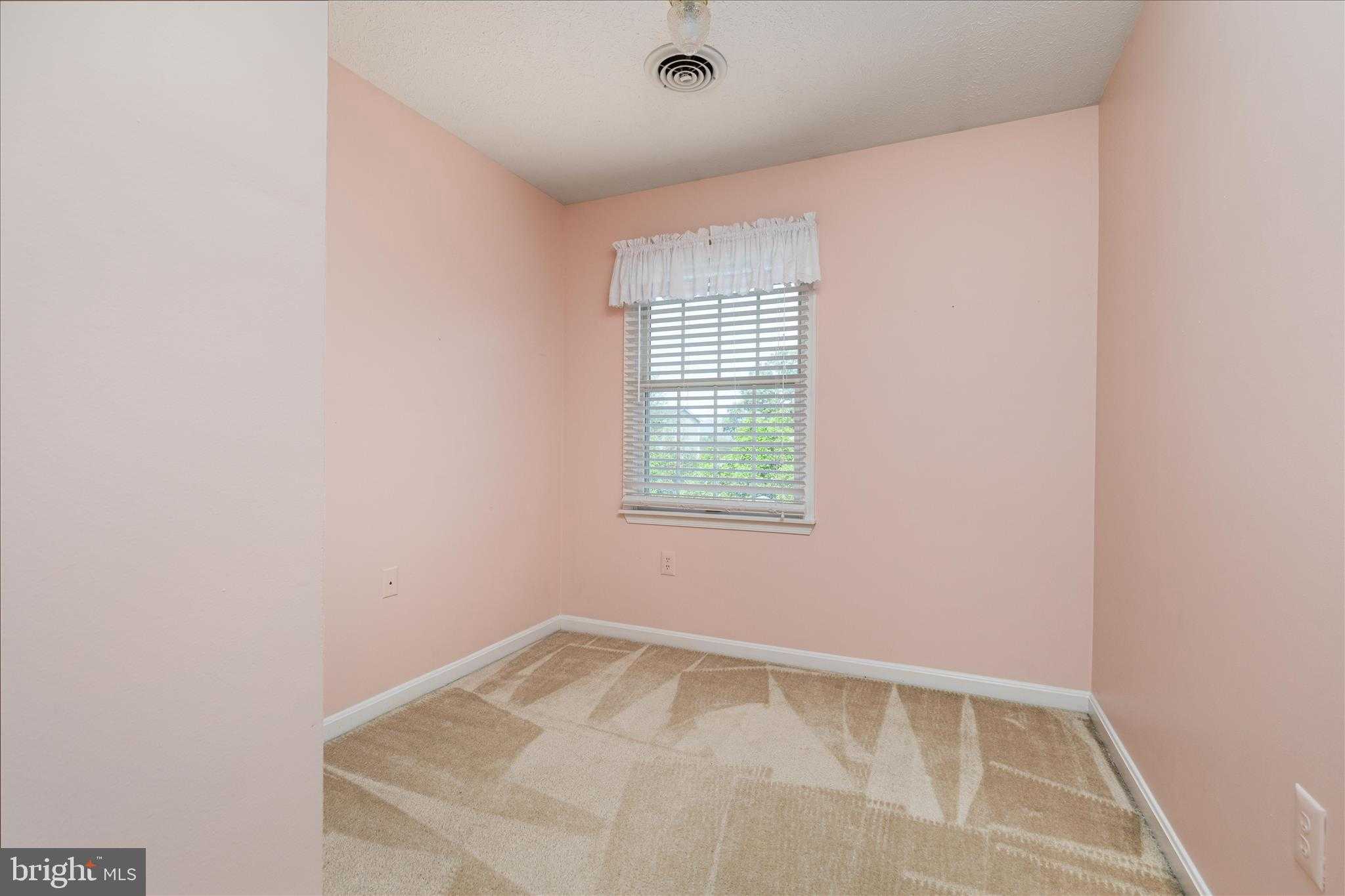 590 Fulton Dr photo 24