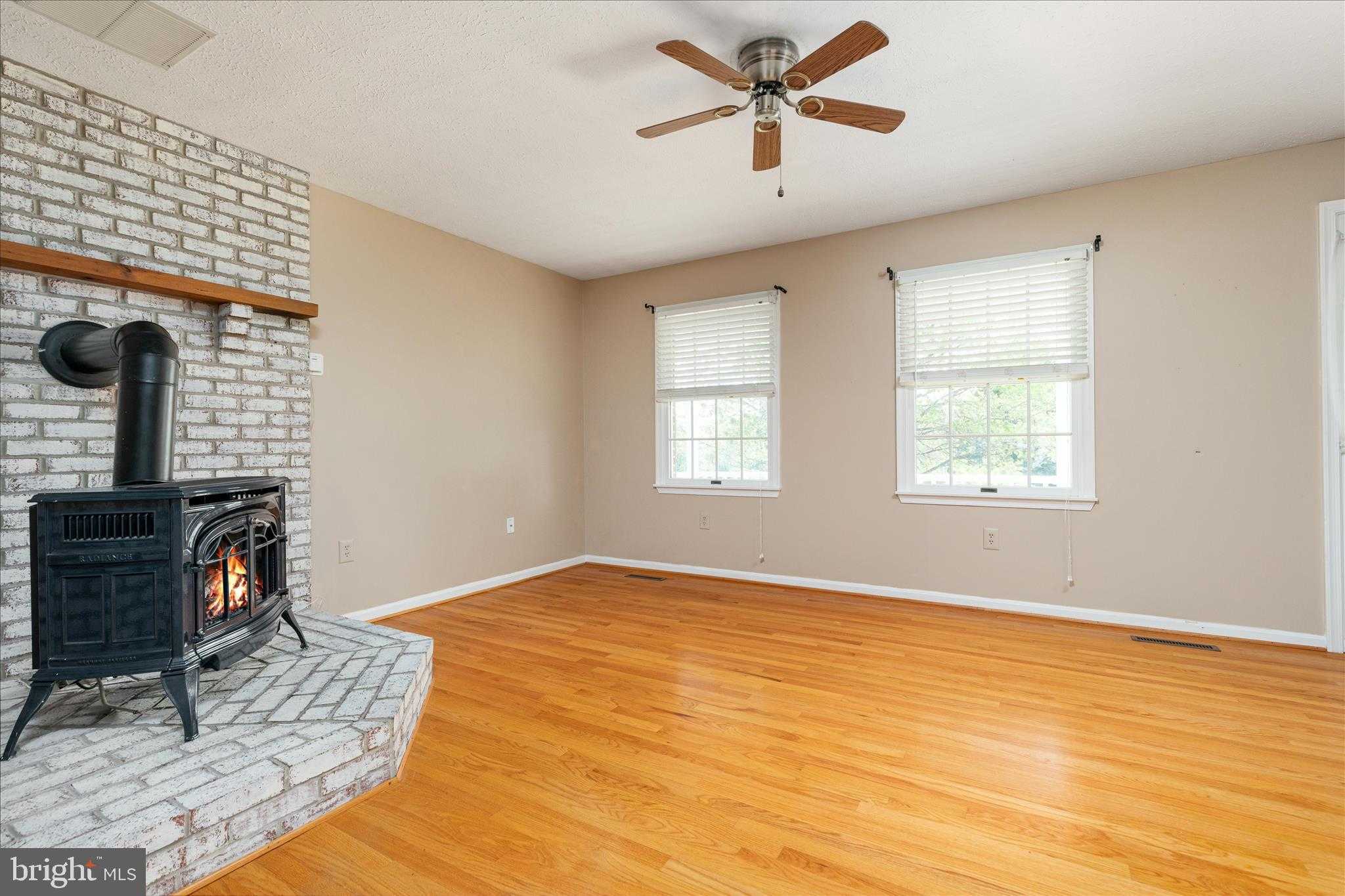 590 Fulton Dr photo 8