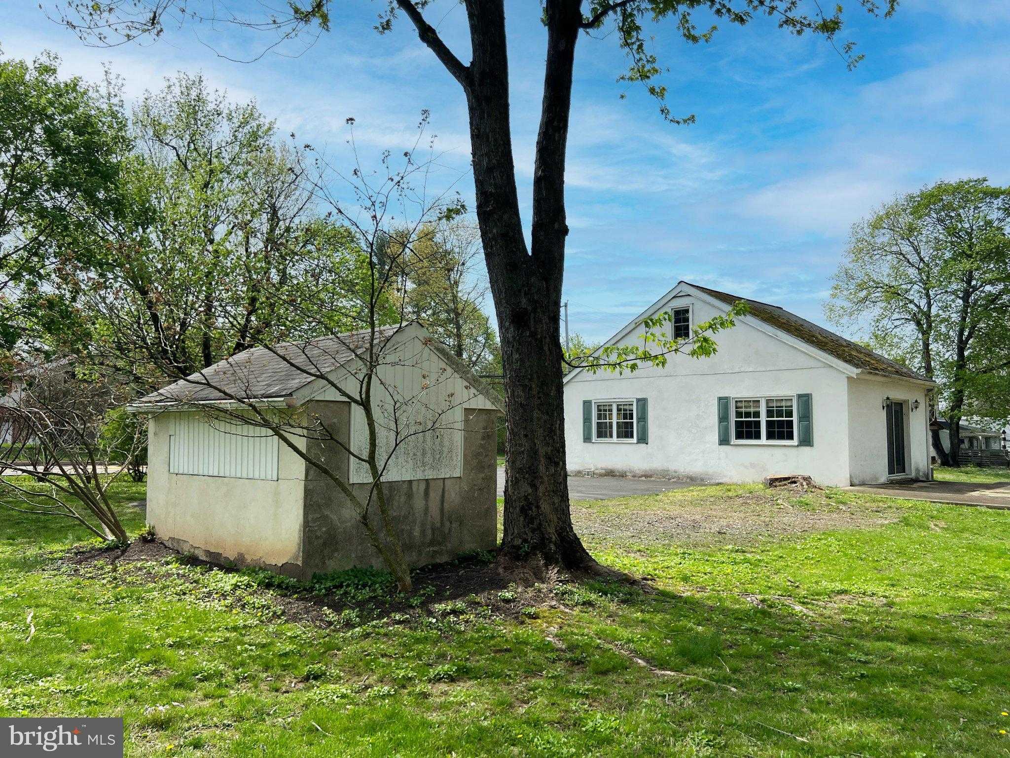 1545 Almshouse Rd photo 11