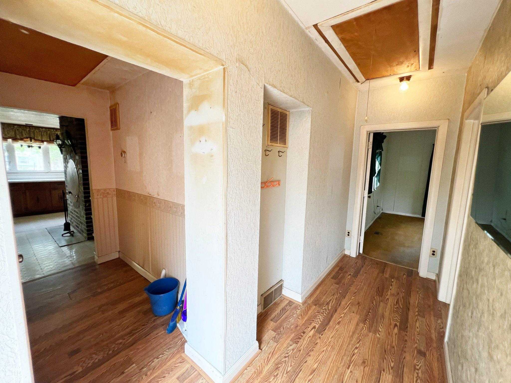 1545 Almshouse Rd photo 14