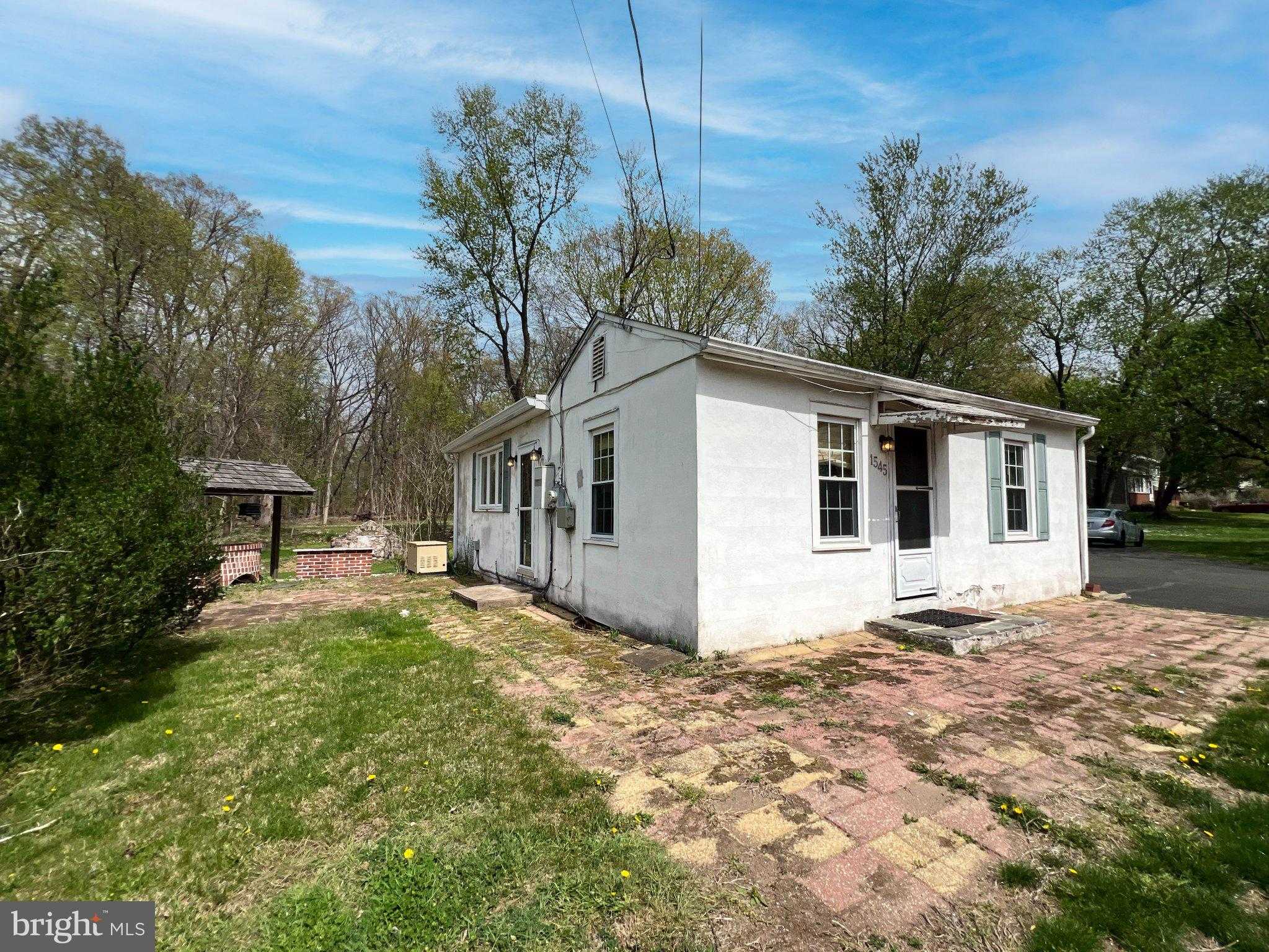 1545 Almshouse Rd photo 2