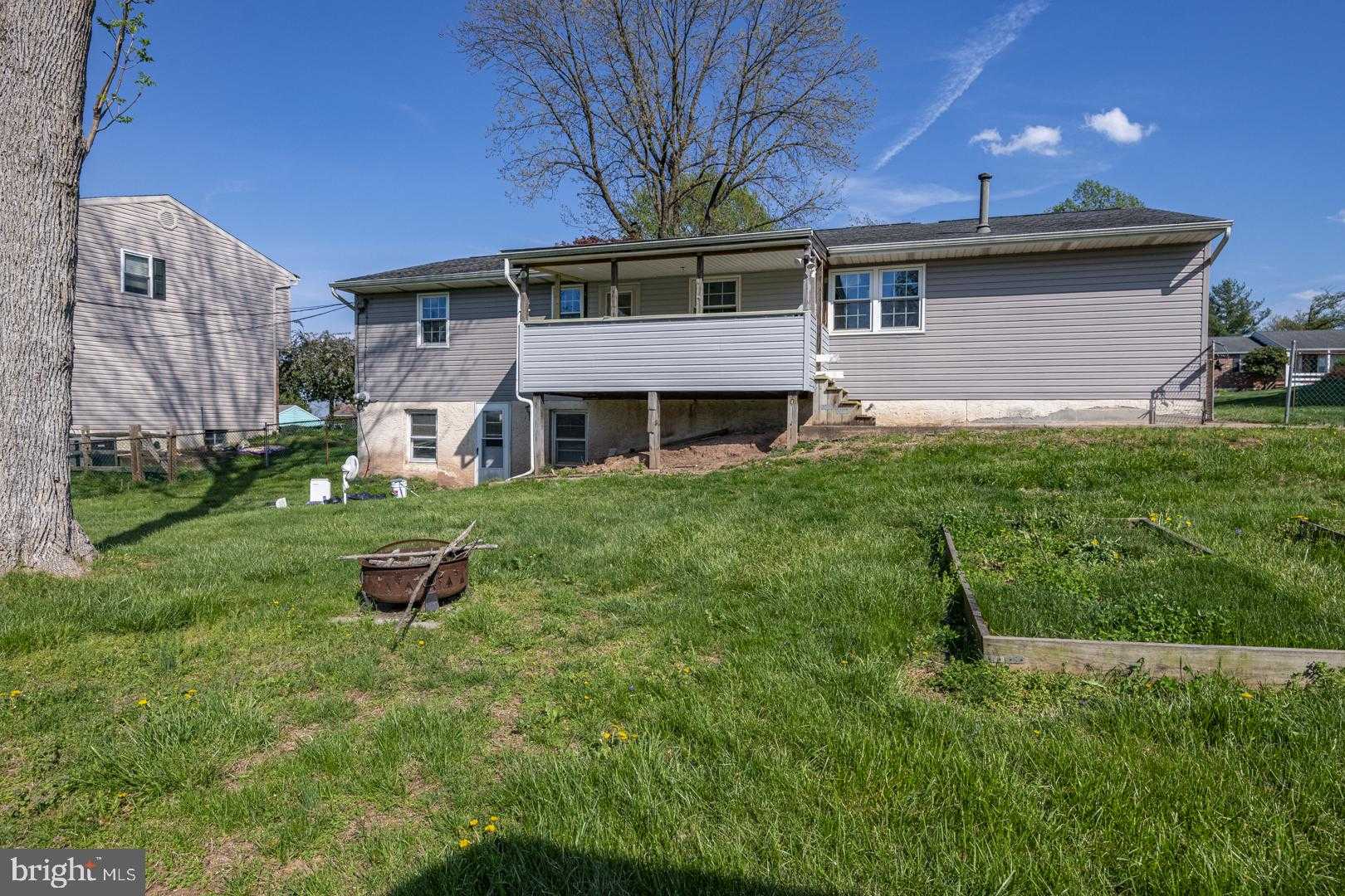 526 Silver Brook Dr photo 16