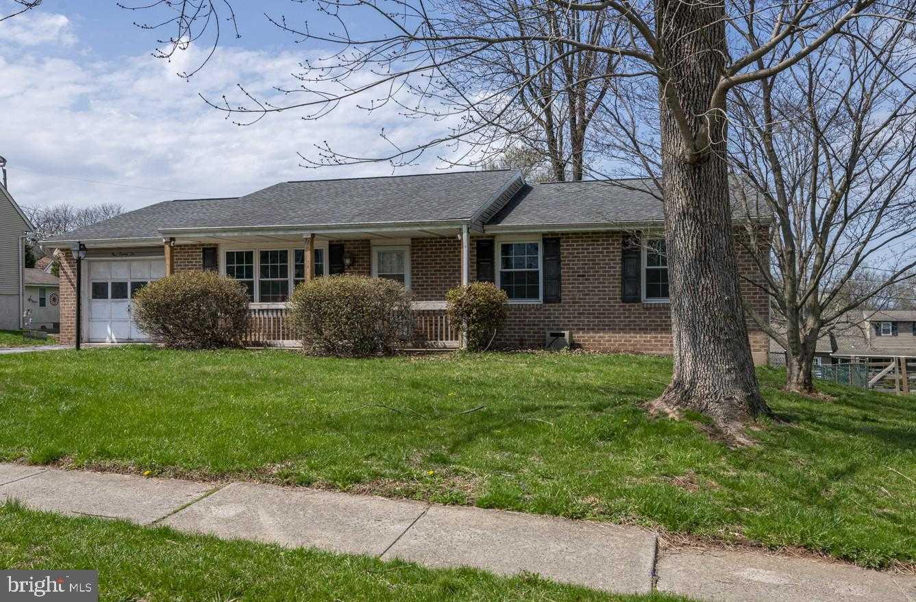 526 Silver Brook Dr photo 2