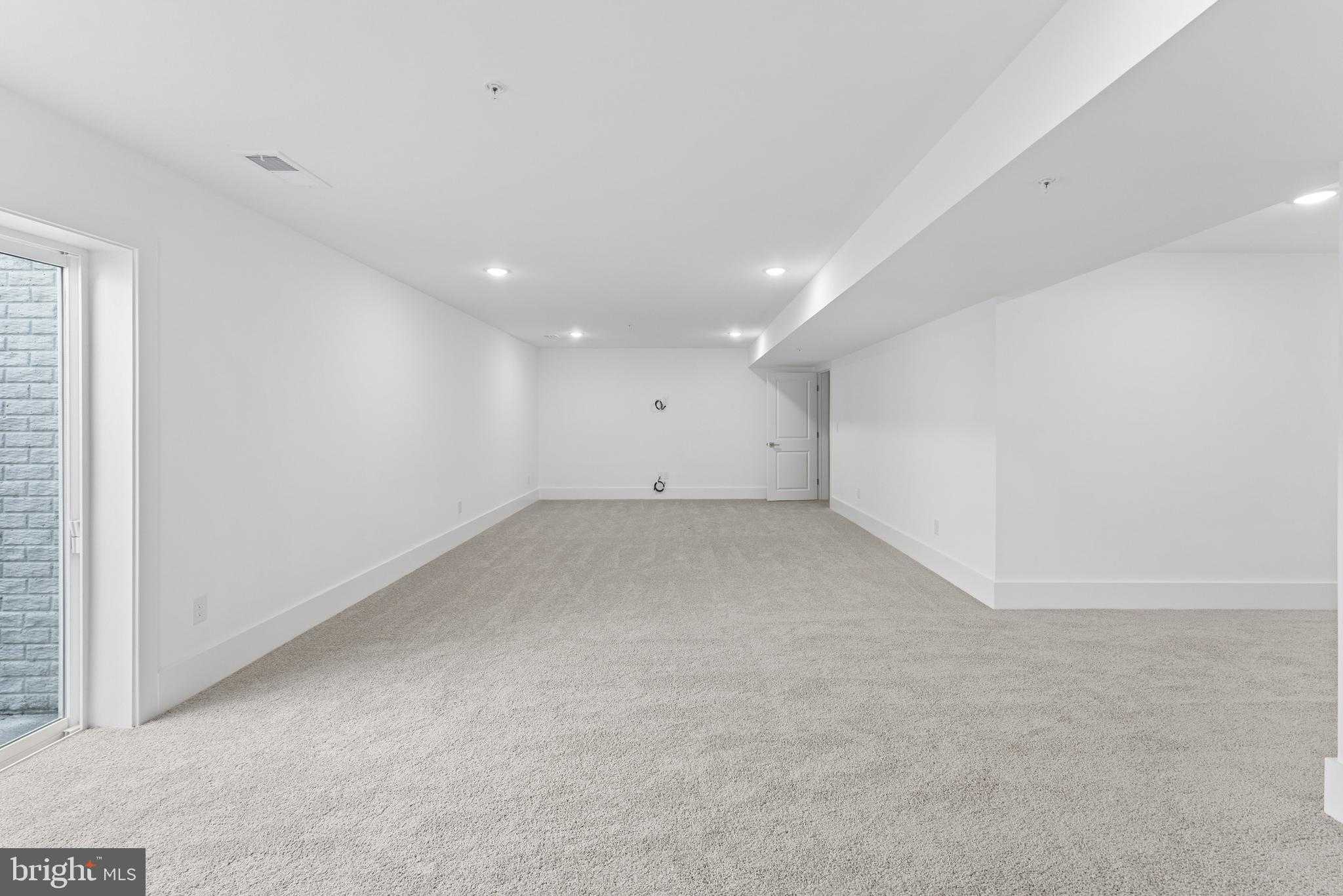 1131 Broad Lake Dr photo 25