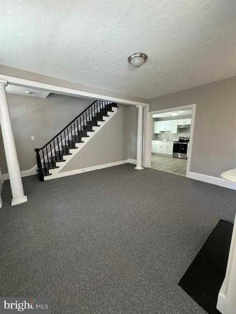 145 E High St photo 7