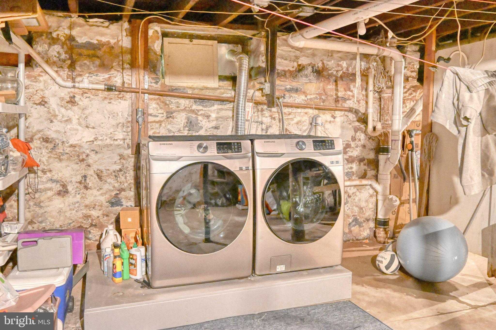 14 E Chestnut St photo 27