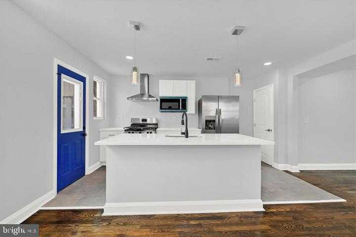 212 Burke Ave photo 8