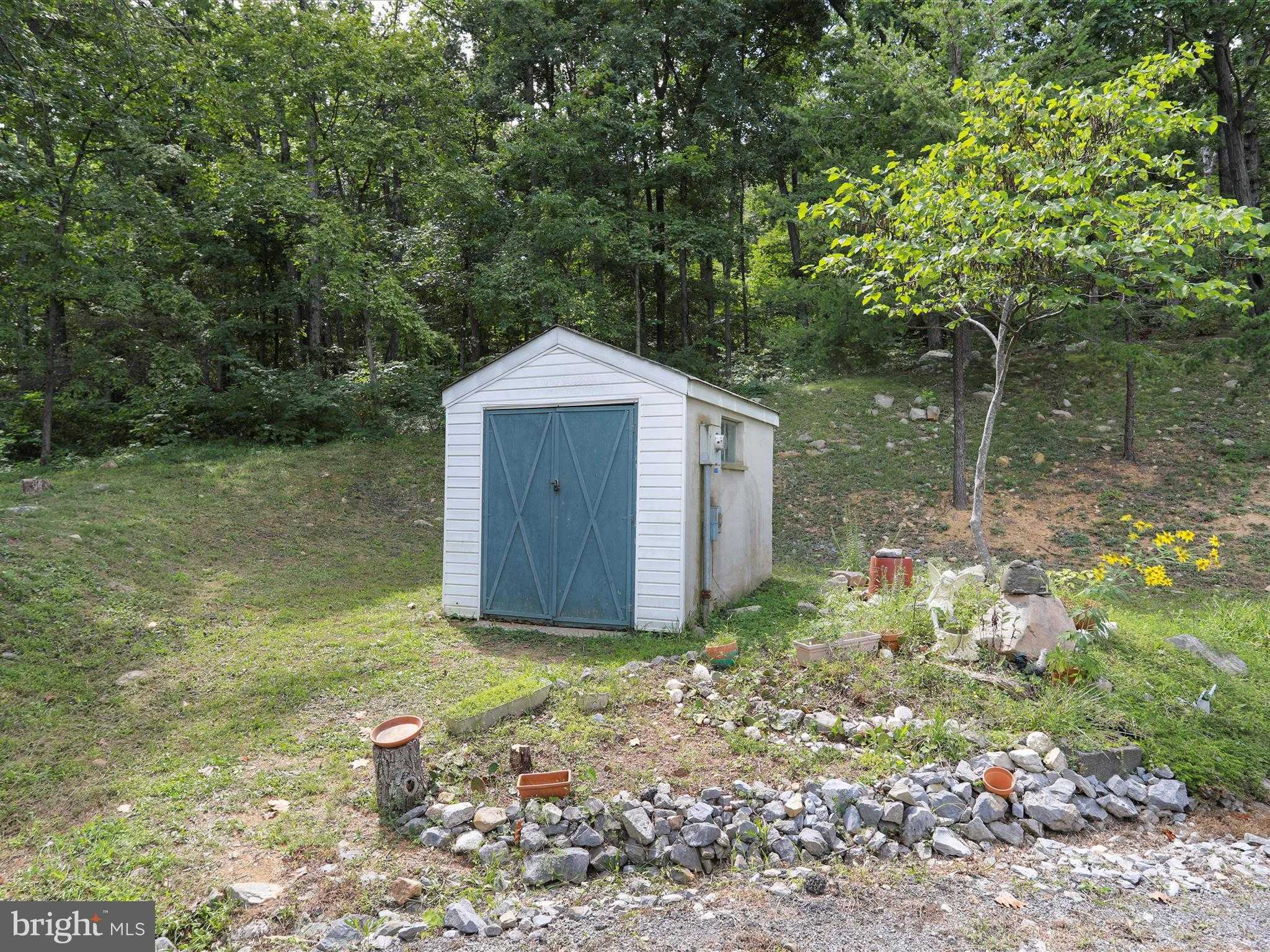 752 Enchanted Pl photo 37