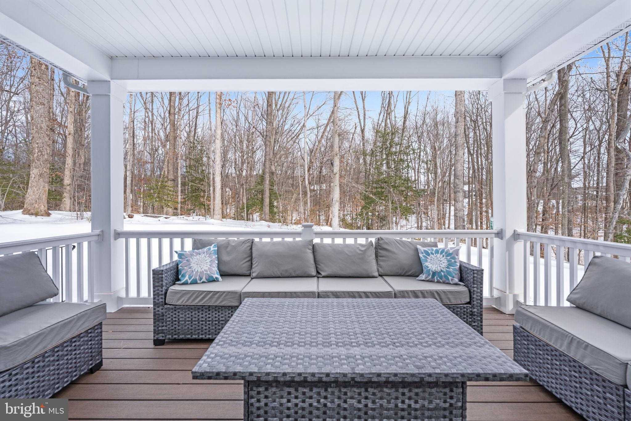 112 Lake Bluff CT photo 27