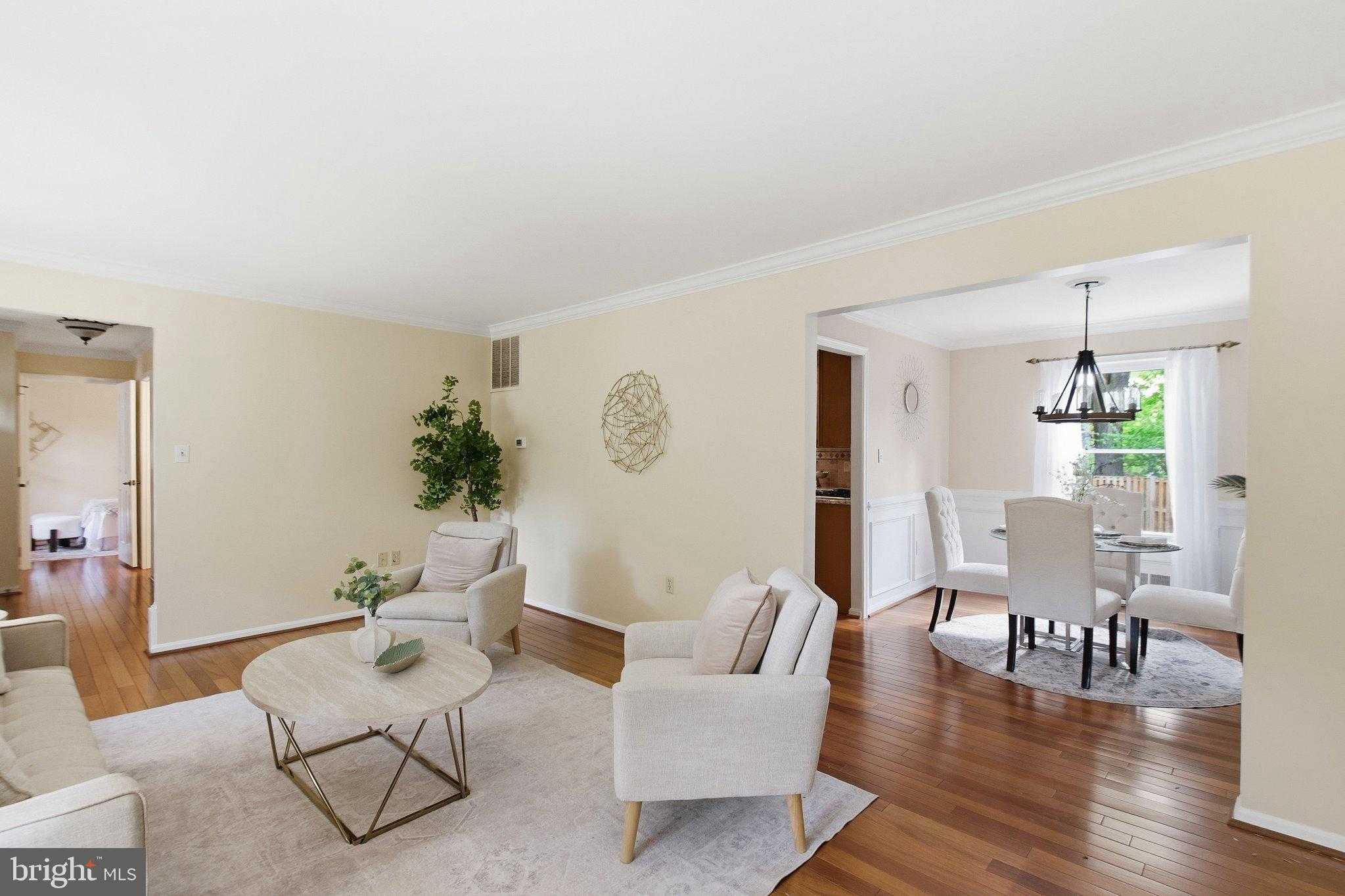 4526 Banff St photo 9