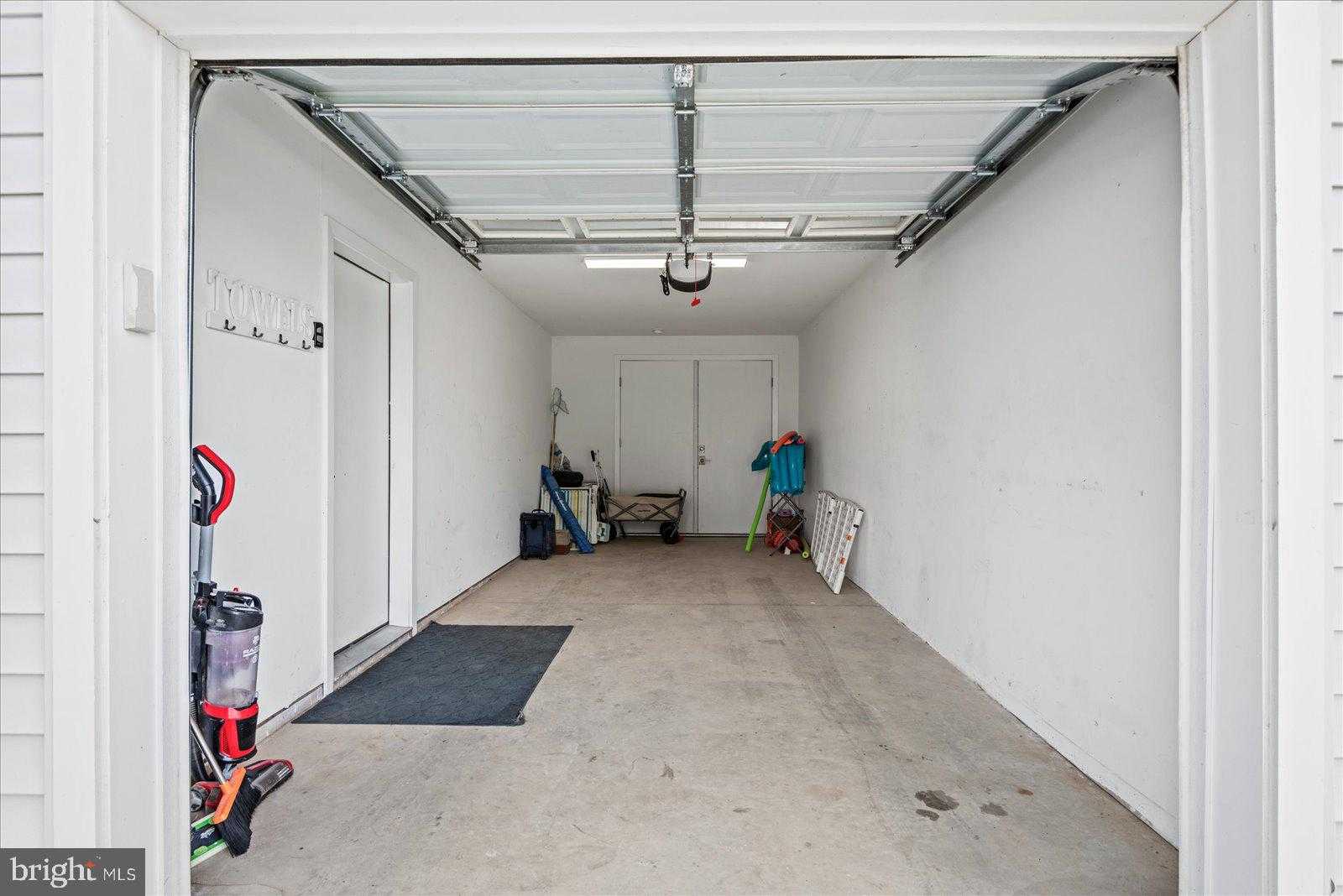 300 Douglas Ave photo 34