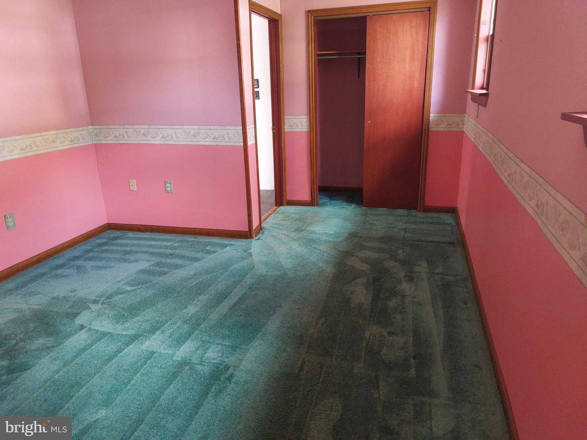 912 Poplar Ln photo 10