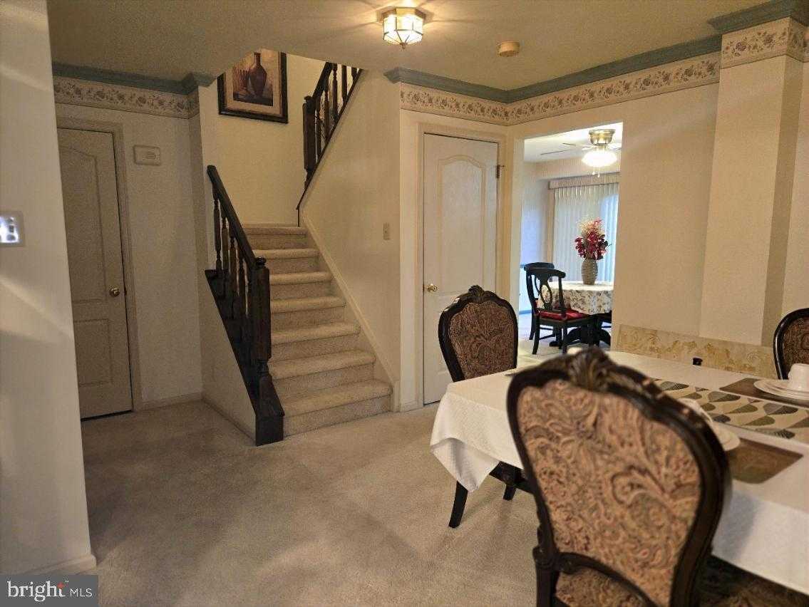 373 Carmen Dr photo 7