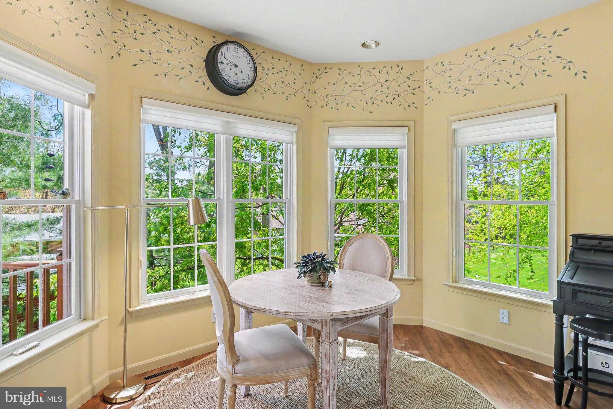 844 Victoria Ln photo 17