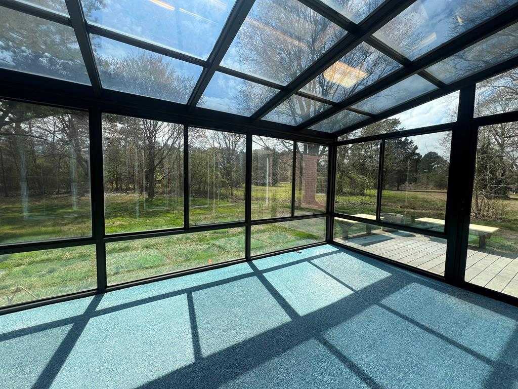 147 Sir Guy Dr photo 31