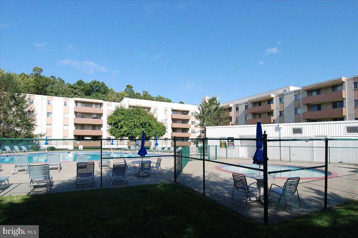 7501 Democracy Blvd Apt B222 photo 5