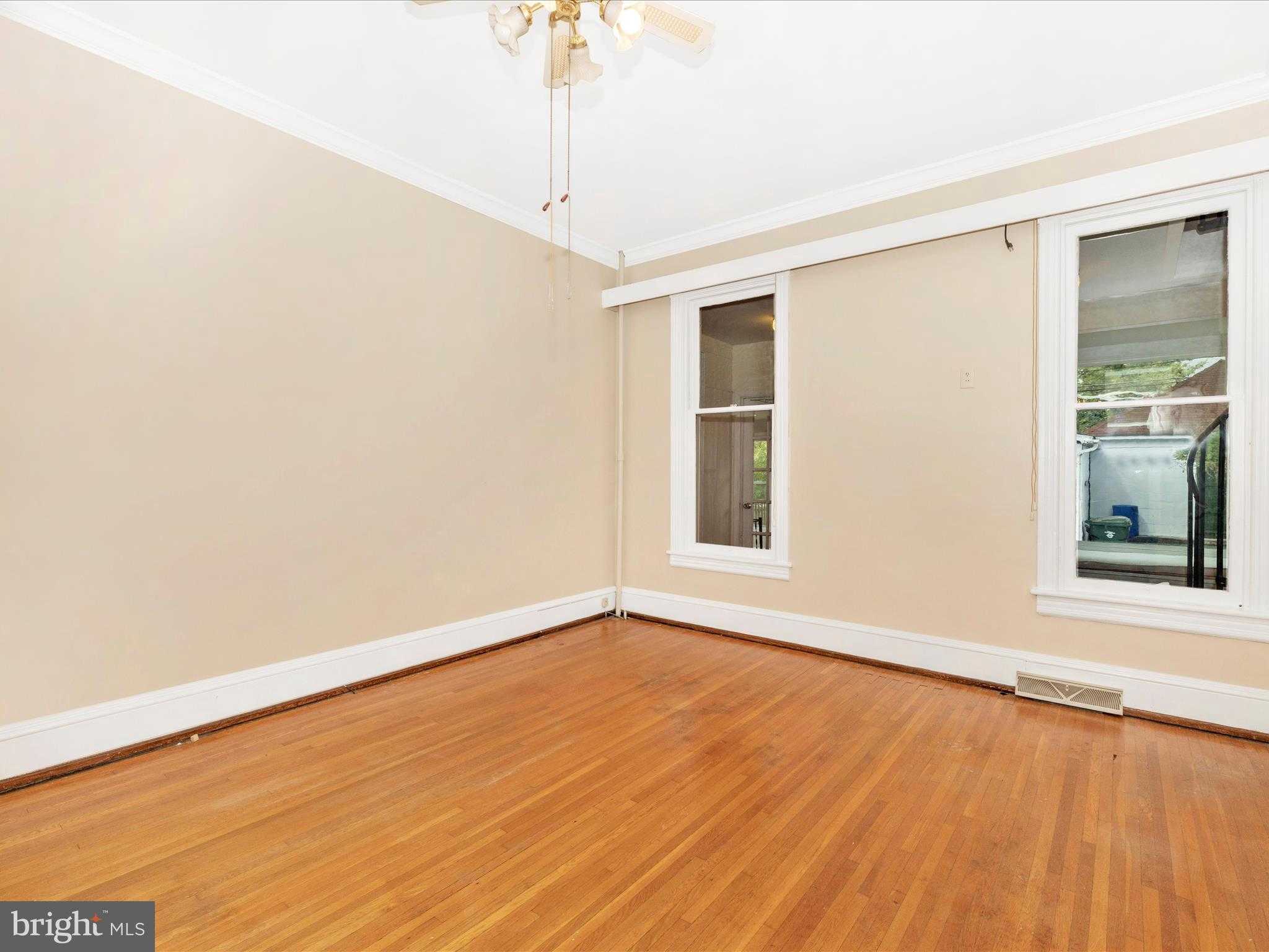 831 Oak Hill Ave photo 24