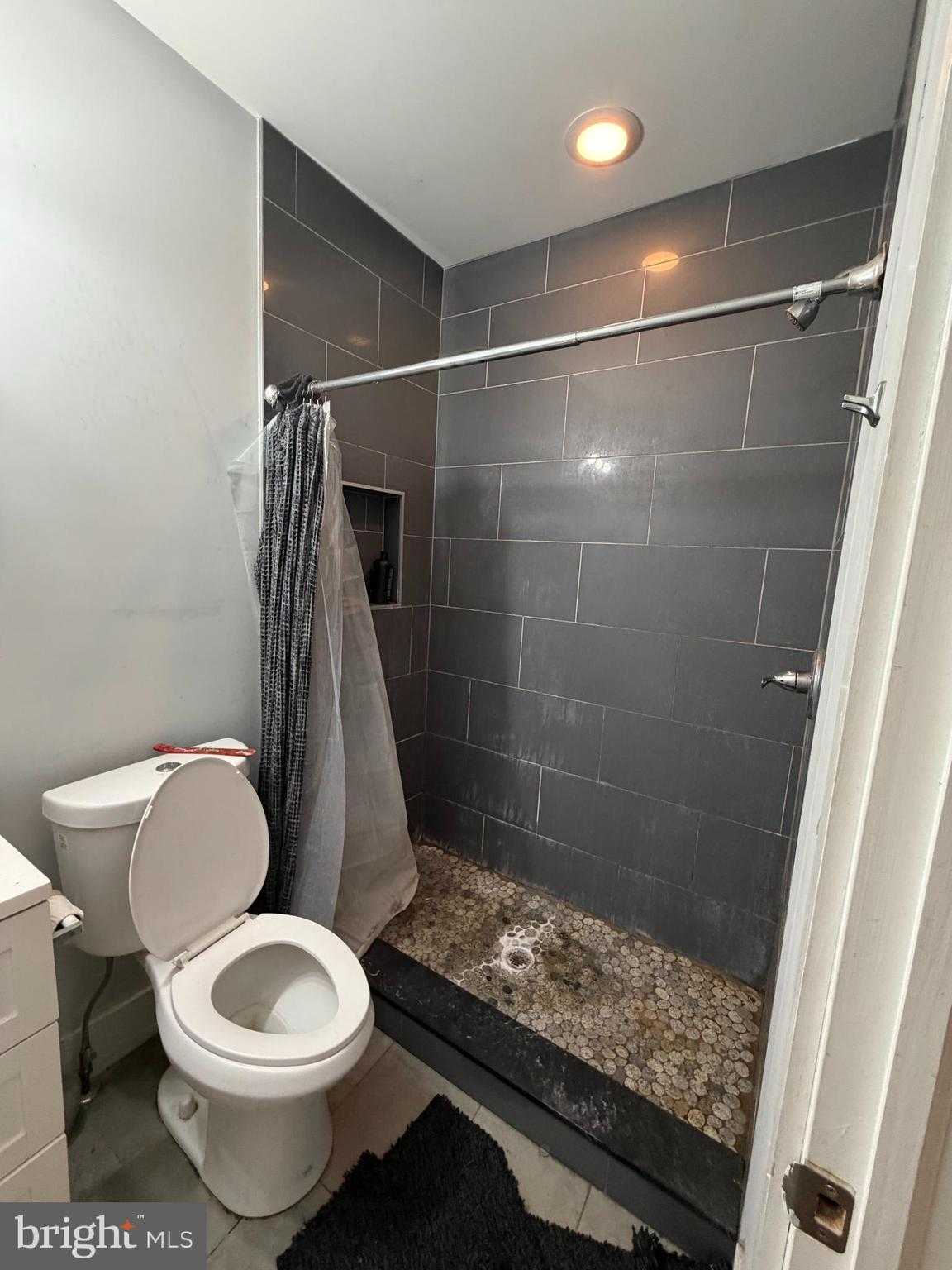 1933 Fontain St photo 7