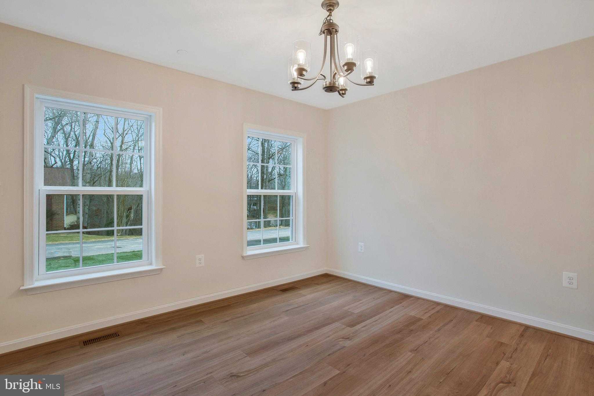 11541 Bootstrap Trl photo 4