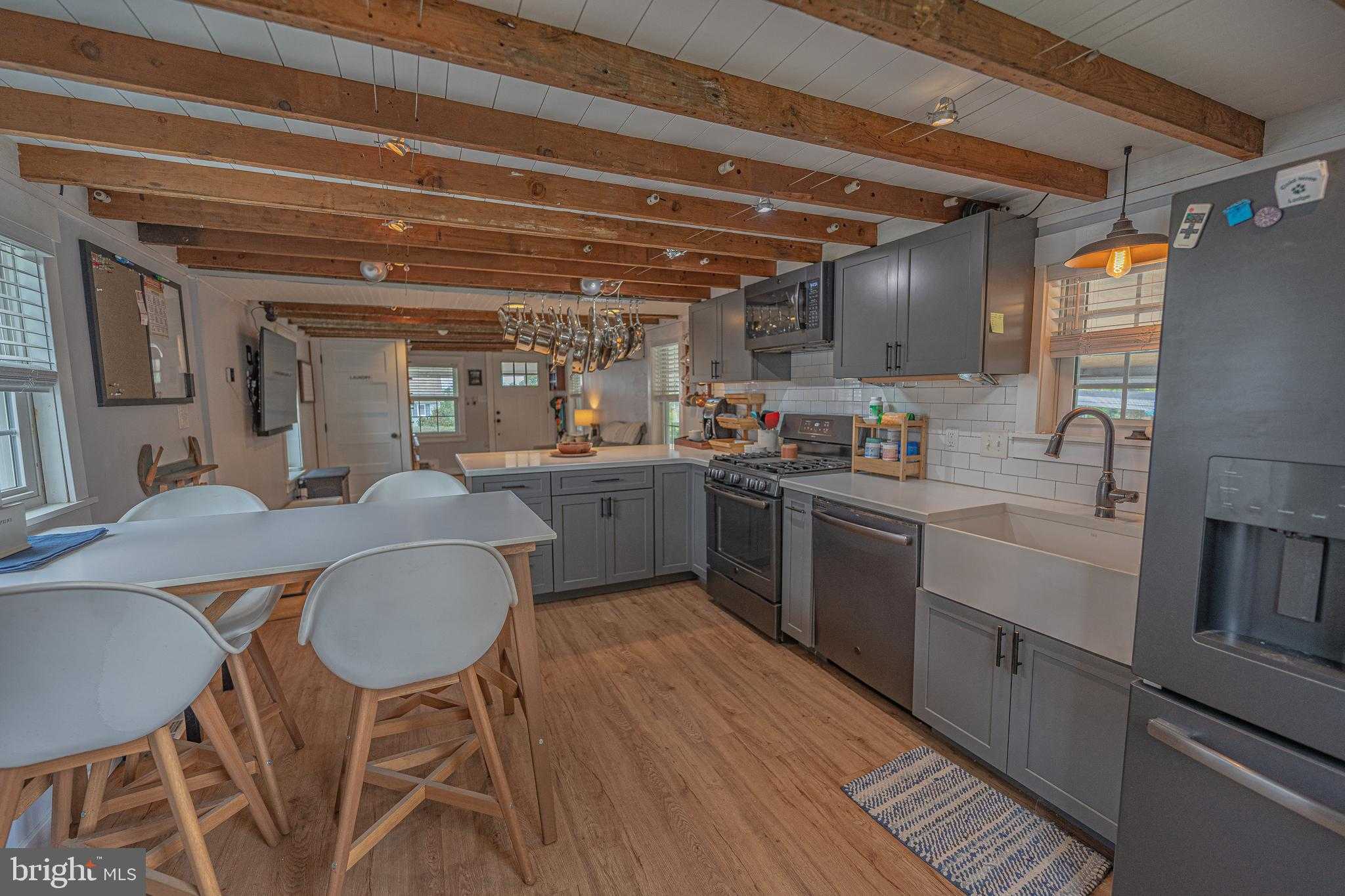 518 Furnace St photo 4