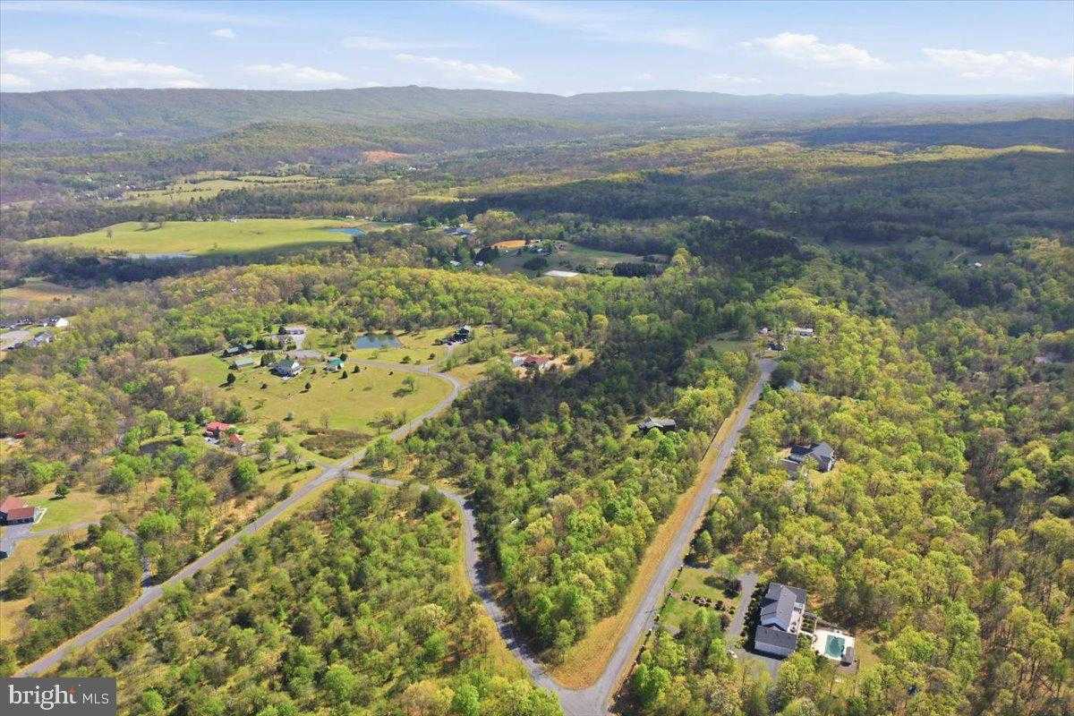 316 Jade CT photo 17