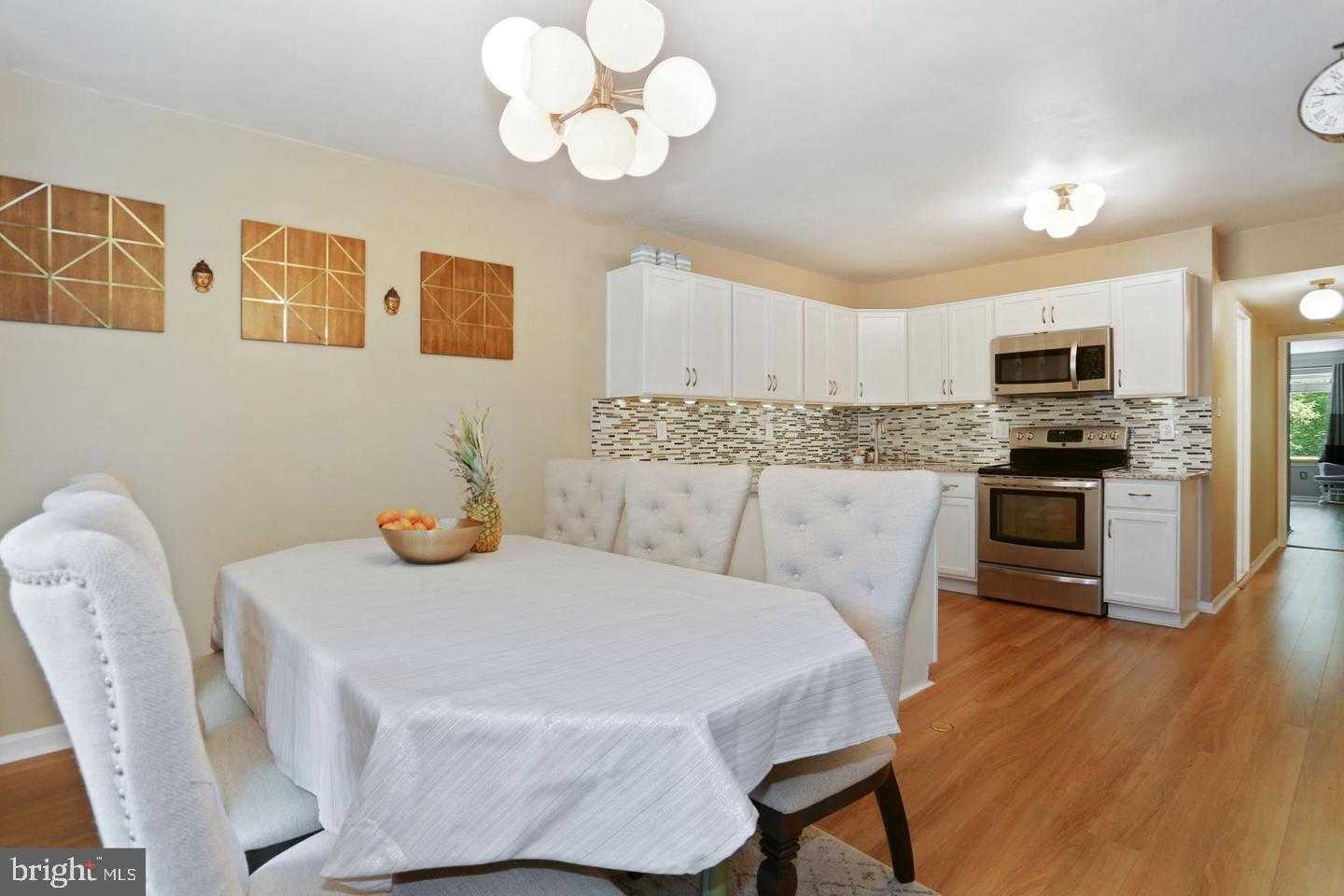 9725 Kings Crown CT Apt 202 photo 15