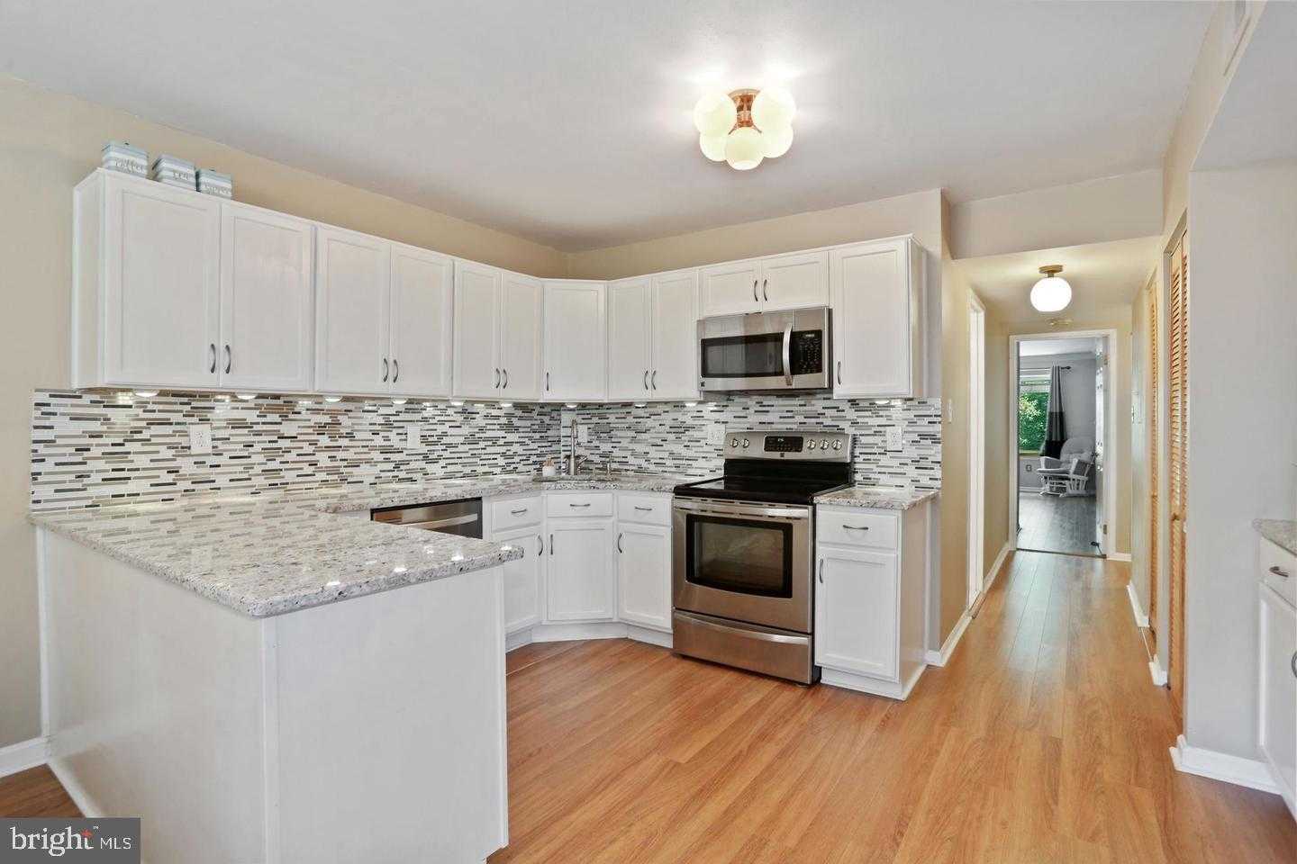 9725 Kings Crown CT Apt 202 photo 16