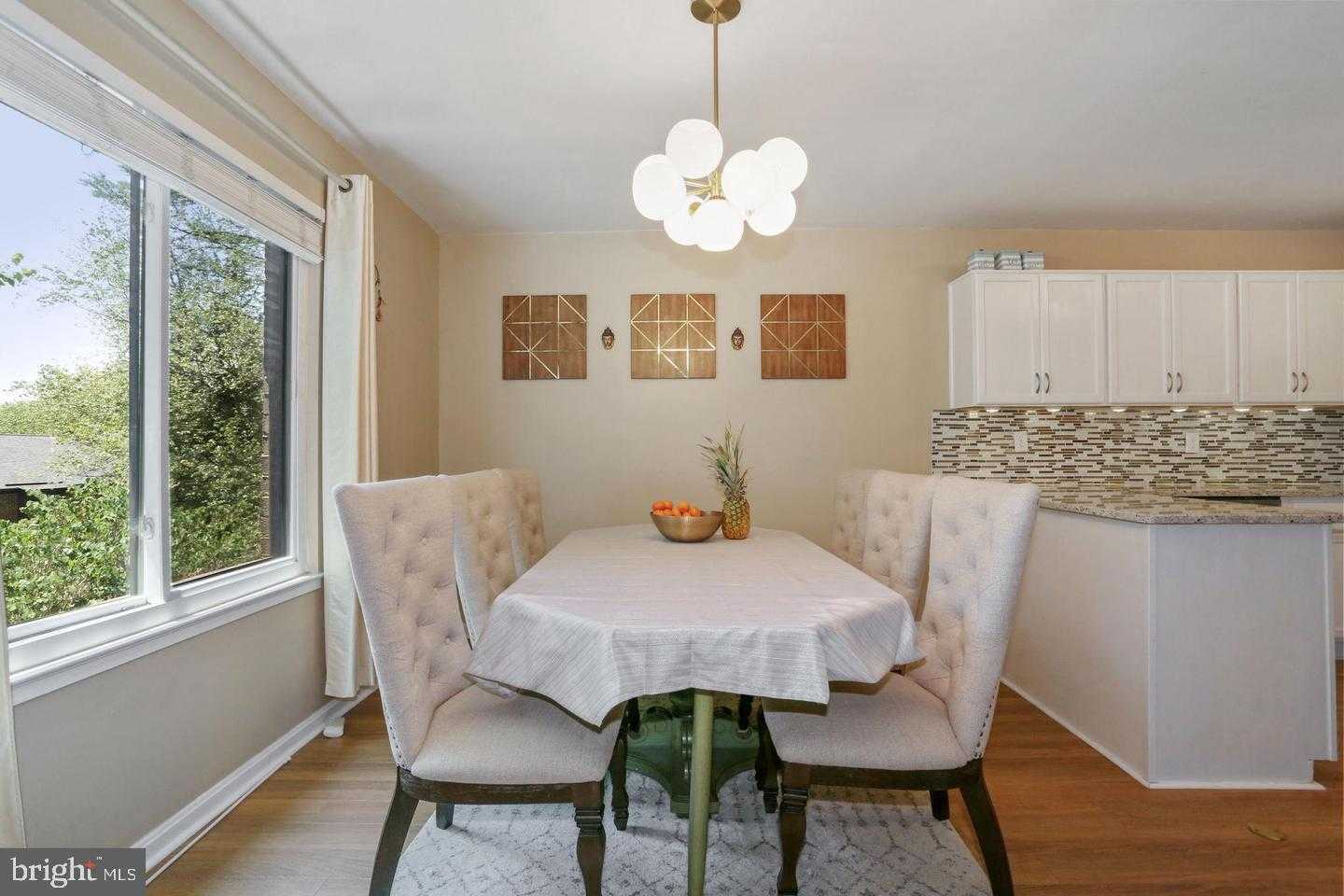 9725 Kings Crown CT Apt 202 photo 19