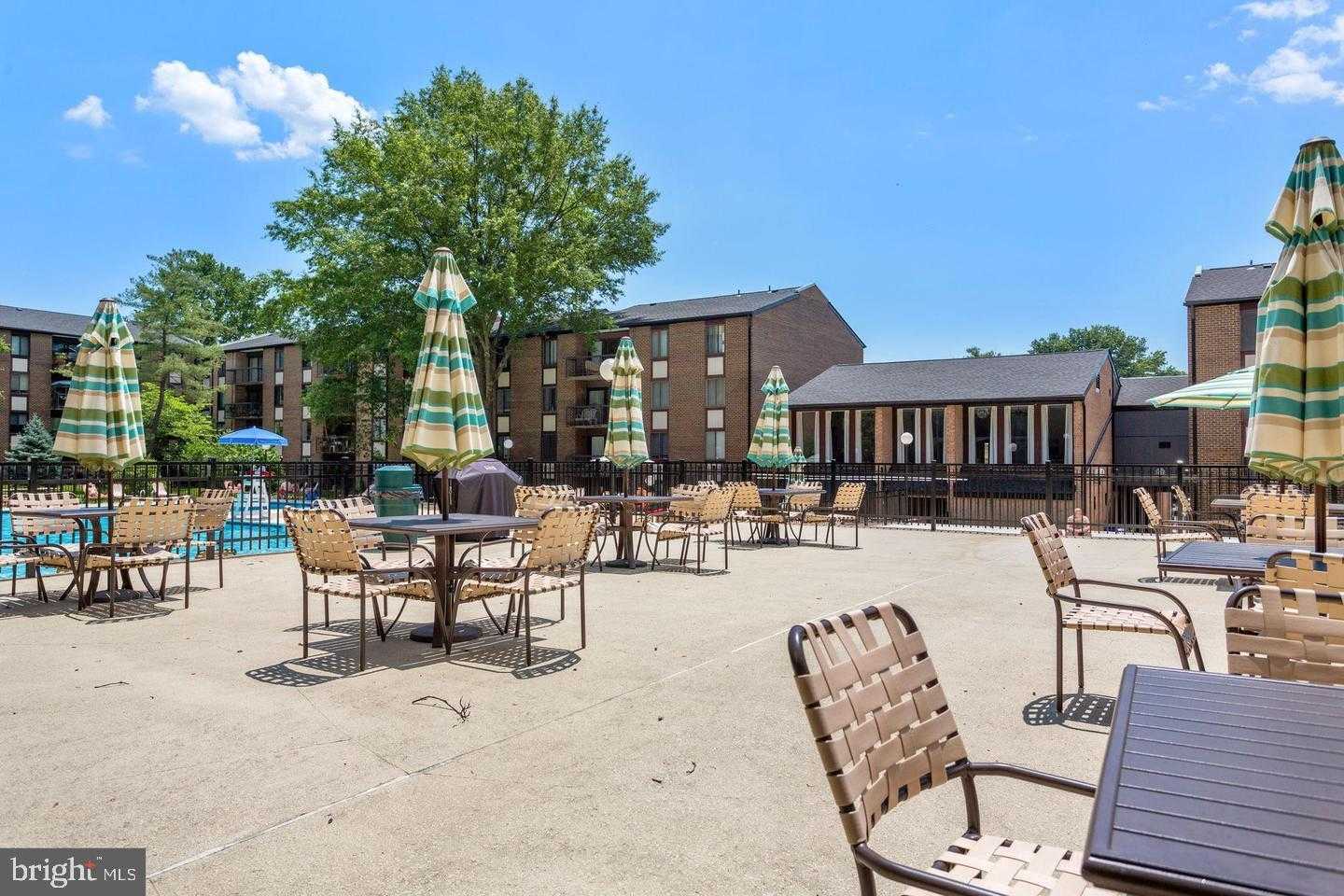 9725 Kings Crown CT Apt 202 photo 29