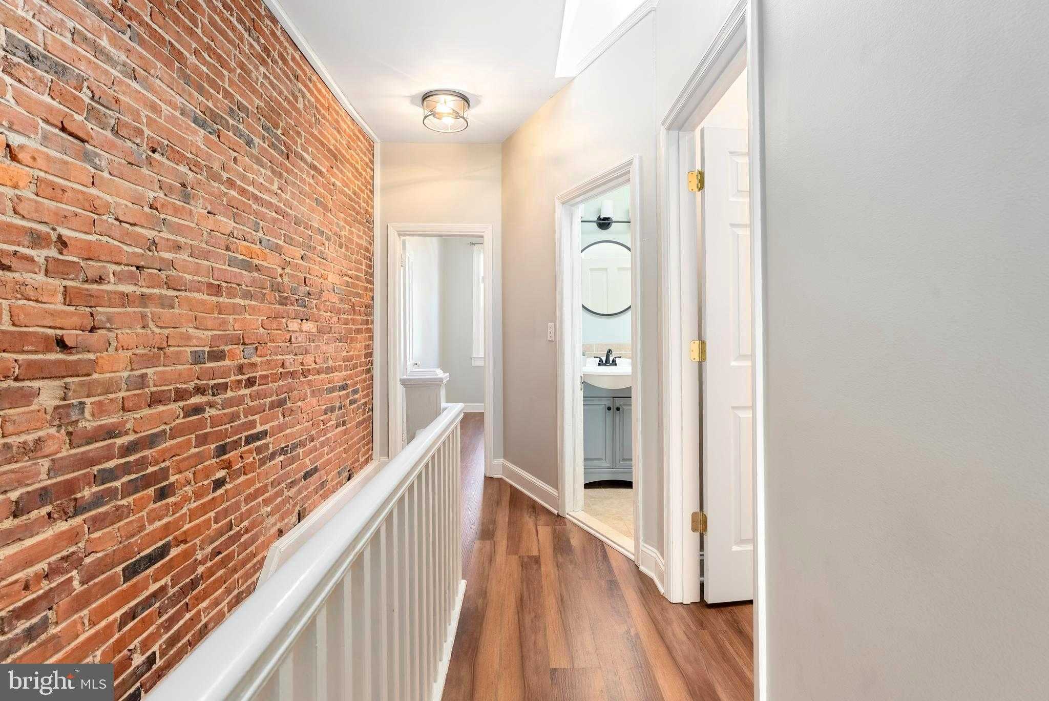 280 S Robinson St photo 18