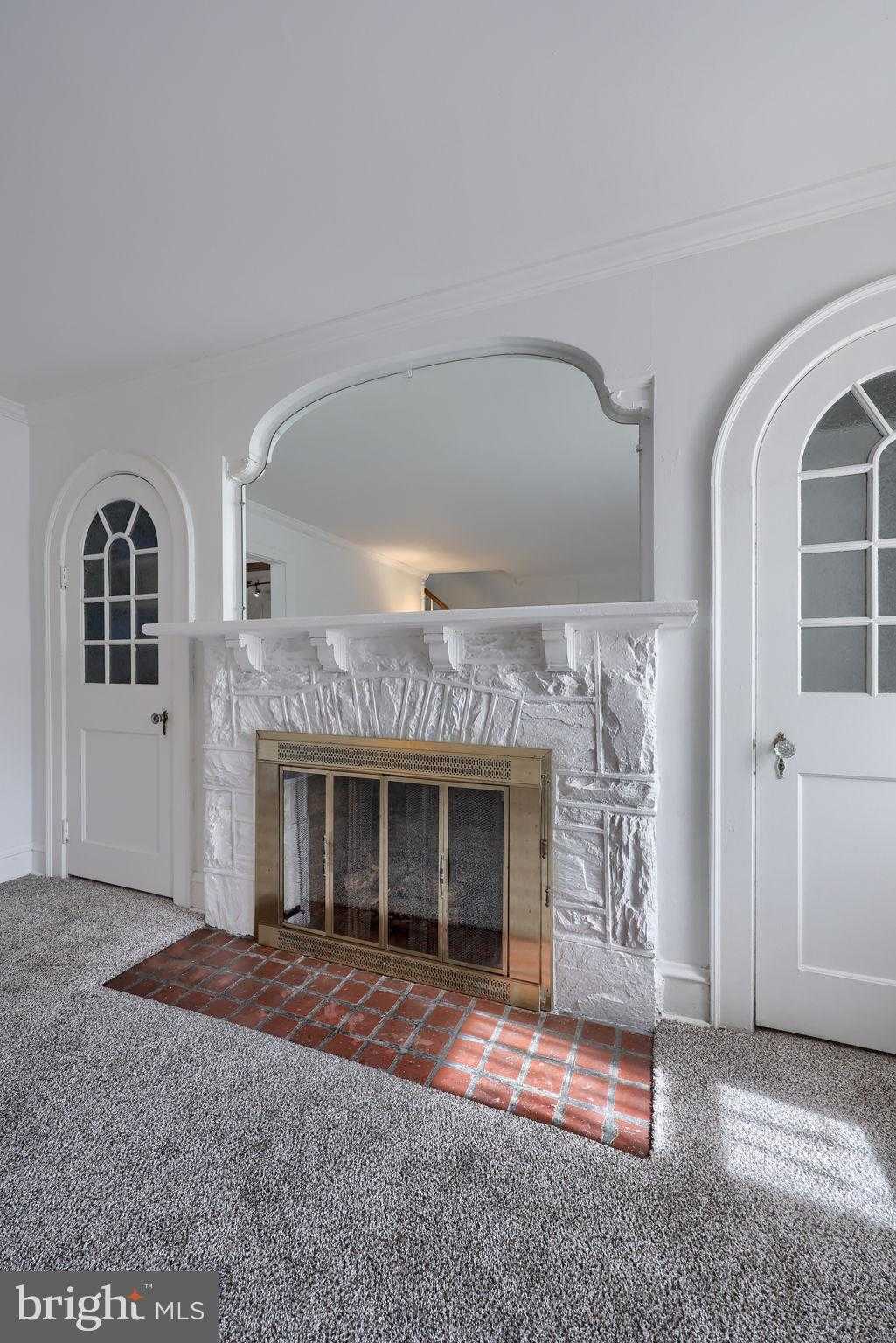 561 Burrowes Ave photo 10