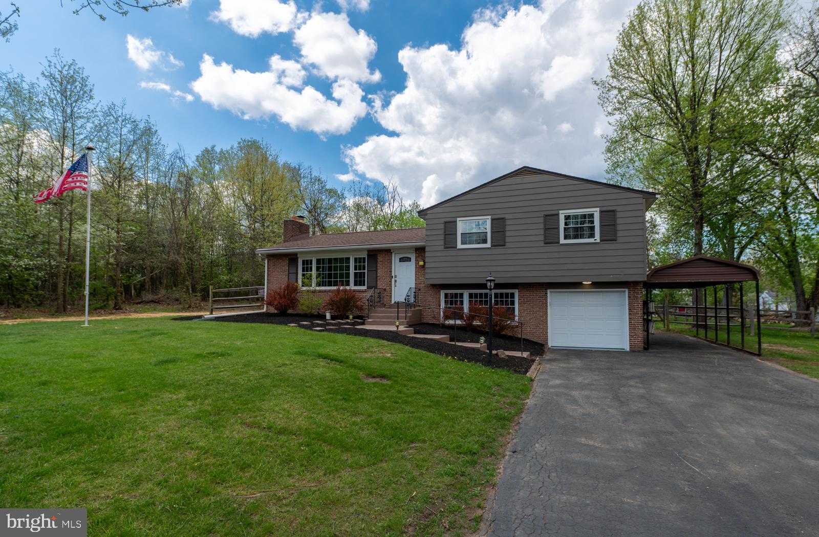 2247 Bruce Dr photo 2