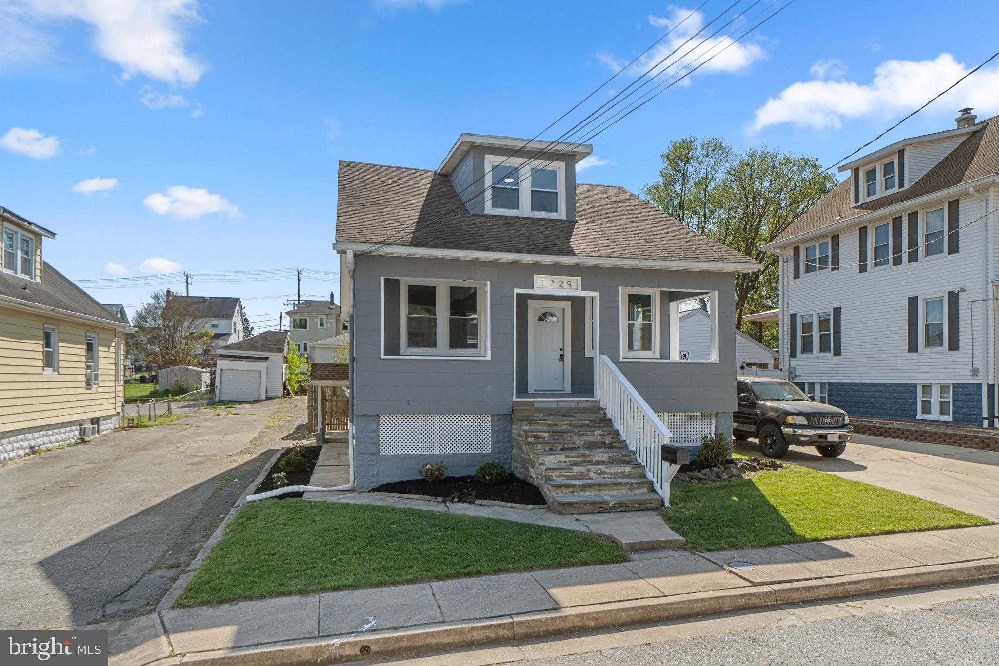 1229 North Ave photo 2