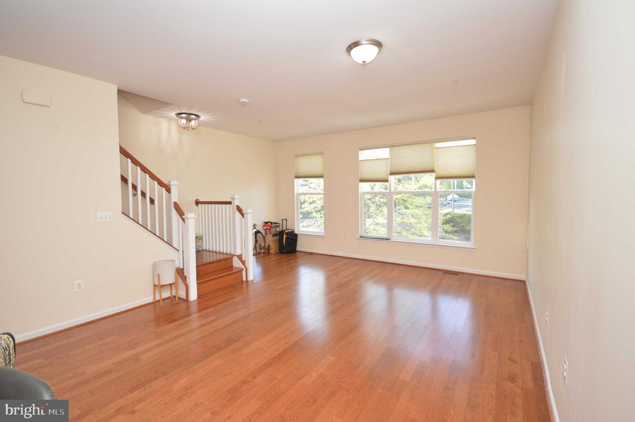 1571 Renate Dr photo 5