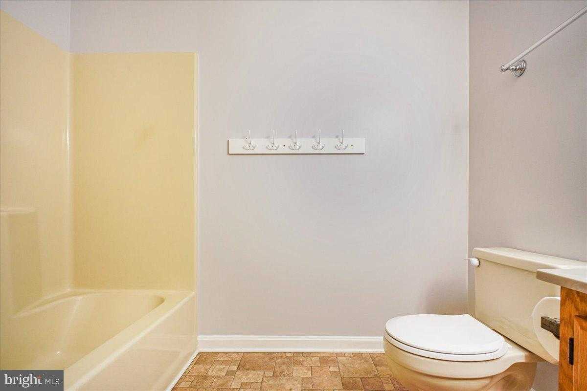 10464 Eisenhower Dr photo 20