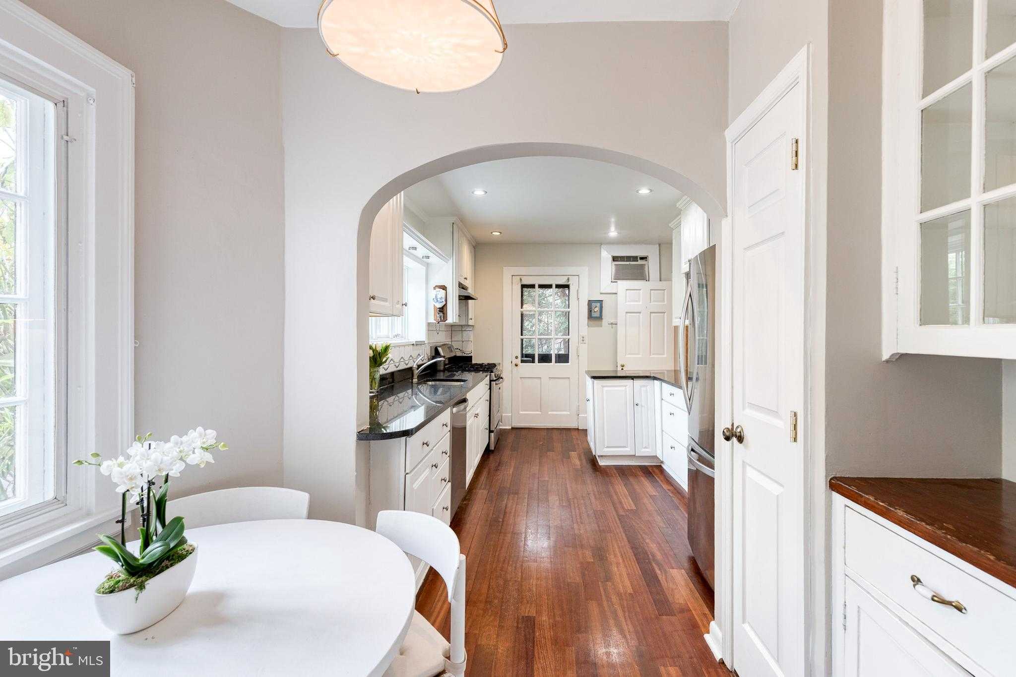 202 Taplow Rd photo 15